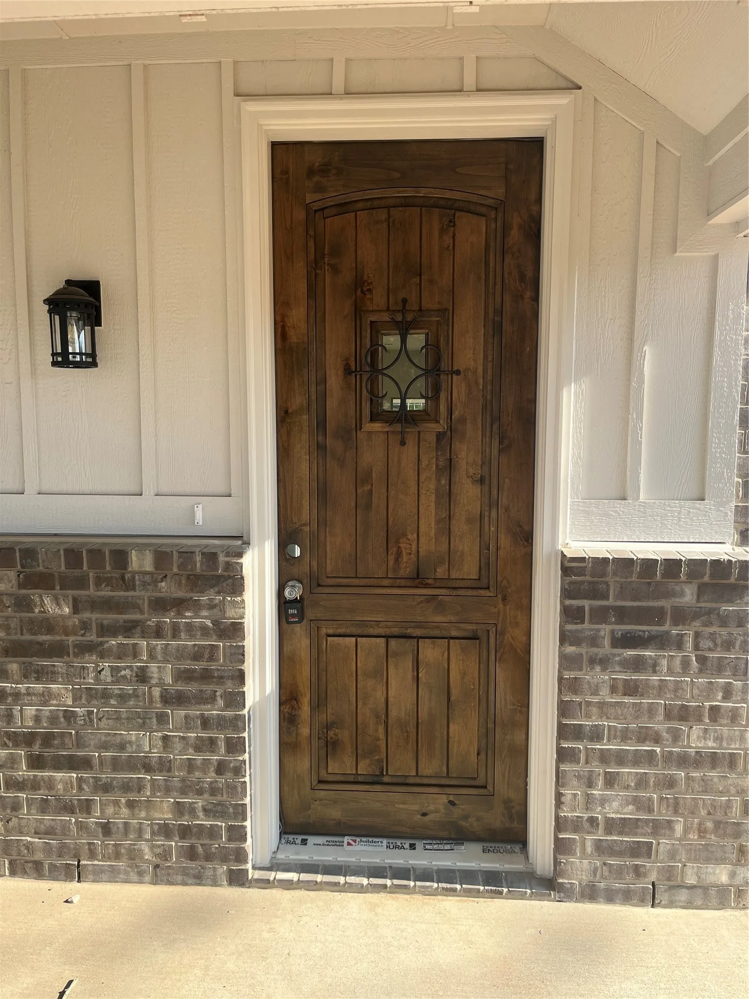 Single Family Residence For Sale in Grayson County , 493 W Jefferson Street, Van Alstyne, Texas 75495, 3 Bedroom, 2 Bathroom, 2 Garage spaces, 1,786 Sqft, built in 2026, mls#21390015, Real Estate Agent in Van Alstyne, Homes For Sale in Grayson county, Homes For Sale in Van Alstyne, Realtor in Van Alstyne Texas, Real Estate Brokerage Independent Realty Texas, Luminita Cordes Realtor
