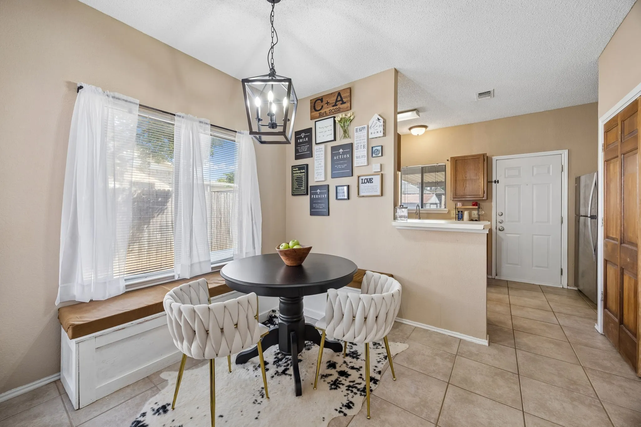 Single Family Residence For Sale in Tarrant County , 2906 Northrope Street, Euless, Texas 76039, 2 Bedroom, 2 Bathroom, Garage spaces, 1,094 Sqft, built in 1985, mls#21383240, Real Estate Agent in Euless, Homes For Sale in Tarrant county, Homes For Sale in Euless, Realtor in Euless Texas, Real Estate Brokerage Independent Realty Texas, Luminita Cordes Realtor