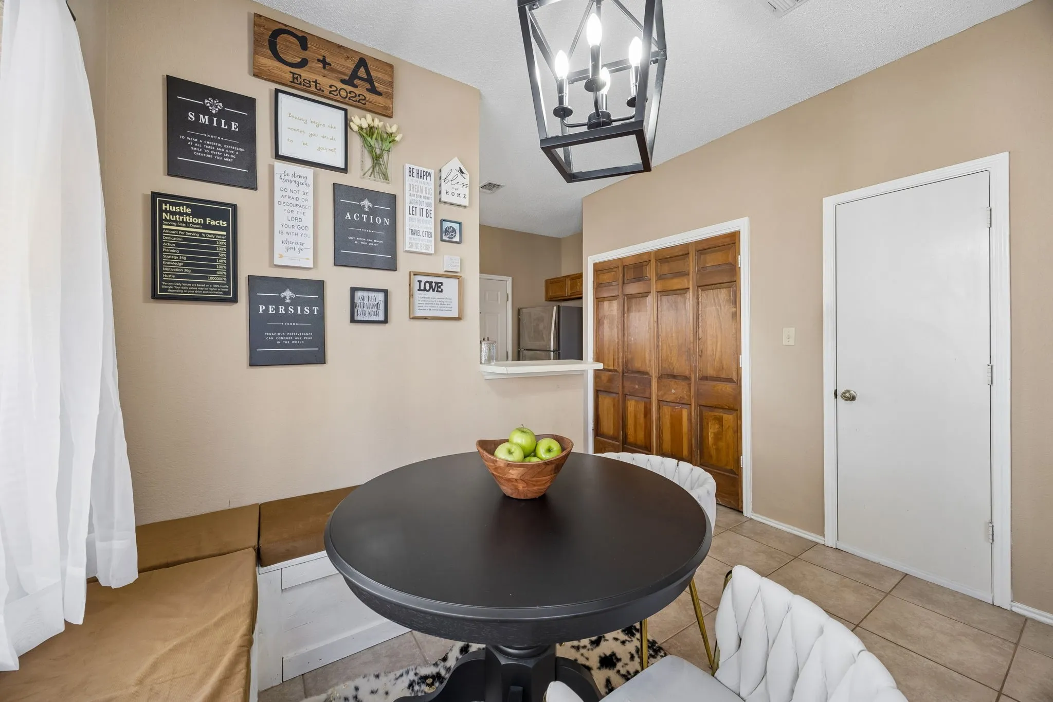 Single Family Residence For Sale in Tarrant County , 2906 Northrope Street, Euless, Texas 76039, 2 Bedroom, 2 Bathroom, Garage spaces, 1,094 Sqft, built in 1985, mls#21383240, Real Estate Agent in Euless, Homes For Sale in Tarrant county, Homes For Sale in Euless, Realtor in Euless Texas, Real Estate Brokerage Independent Realty Texas, Luminita Cordes Realtor
