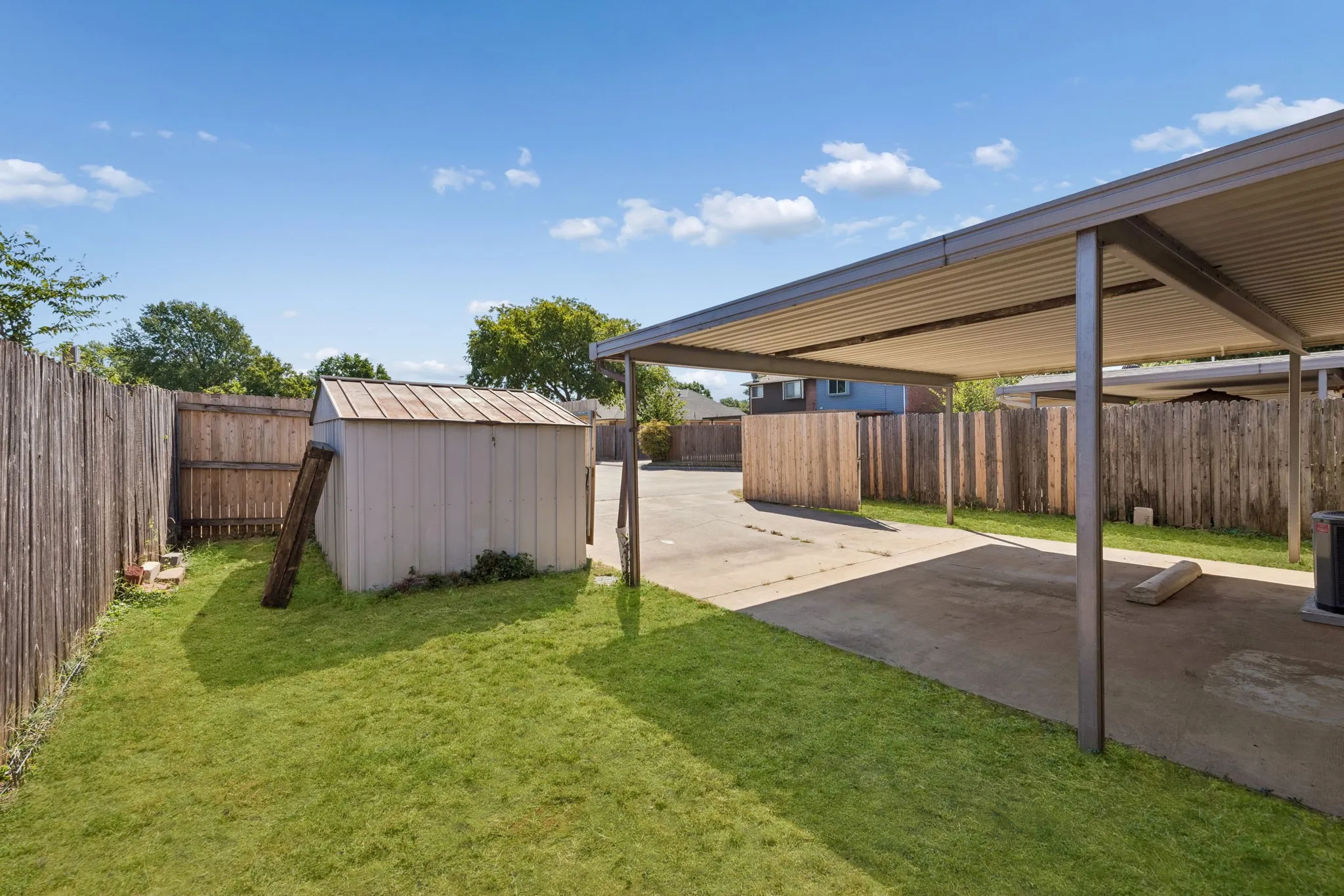 Single Family Residence For Sale in Tarrant County , 2906 Northrope Street, Euless, Texas 76039, 2 Bedroom, 2 Bathroom, Garage spaces, 1,094 Sqft, built in 1985, mls#21383240, Real Estate Agent in Euless, Homes For Sale in Tarrant county, Homes For Sale in Euless, Realtor in Euless Texas, Real Estate Brokerage Independent Realty Texas, Luminita Cordes Realtor