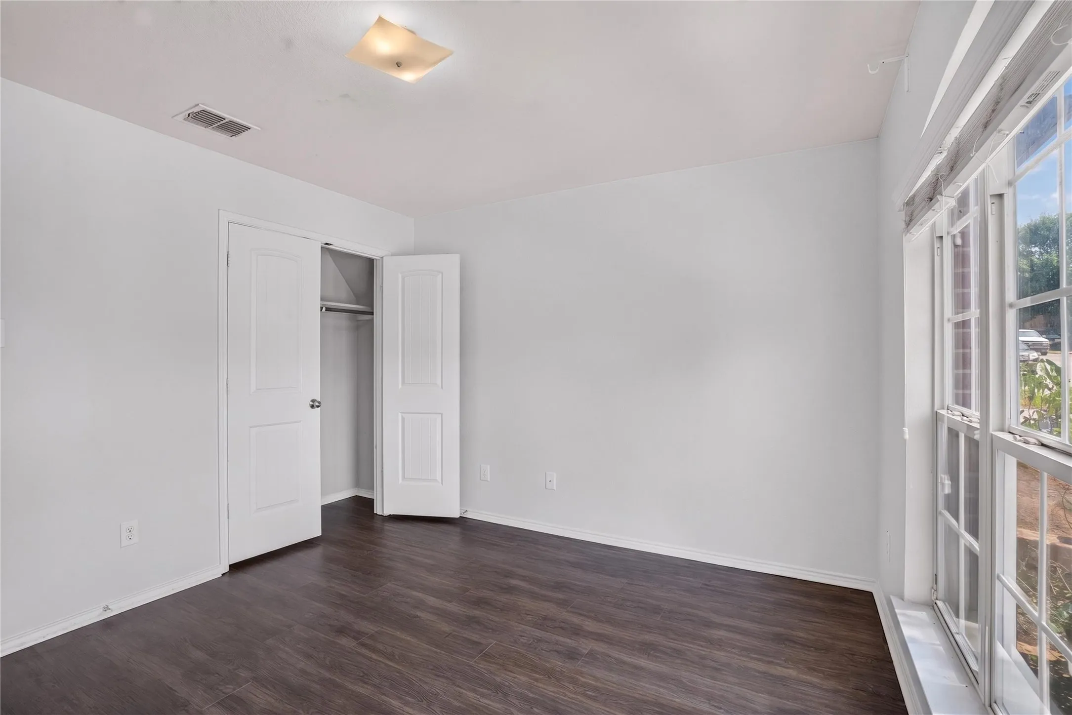 Single Family Residence For Rent in Denton County , 9005 Sundance Trail, Cross Roads, Texas 76227, 3 Bedroom, 2 Bathroom, 2 Garage spaces, 1,378 Sqft, built in 2011, mls#21390020, Real Estate Agent in Cross Roads, Homes For Rent in Denton county, Homes For Rent in Cross Roads, Realtor in Cross Roads Texas, Real Estate Brokerage Independent Realty Texas, Luminita Cordes Realtor
