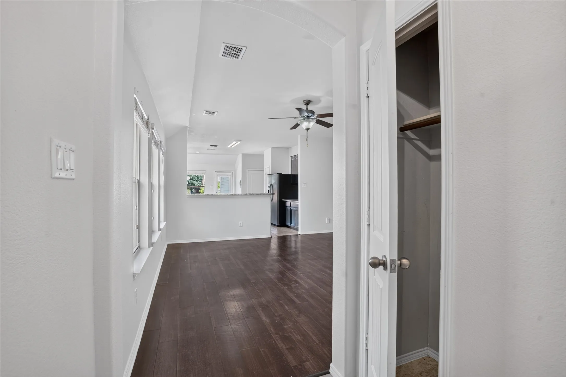 Single Family Residence For Rent in Denton County , 9005 Sundance Trail, Cross Roads, Texas 76227, 3 Bedroom, 2 Bathroom, 2 Garage spaces, 1,378 Sqft, built in 2011, mls#21390020, Real Estate Agent in Cross Roads, Homes For Rent in Denton county, Homes For Rent in Cross Roads, Realtor in Cross Roads Texas, Real Estate Brokerage Independent Realty Texas, Luminita Cordes Realtor