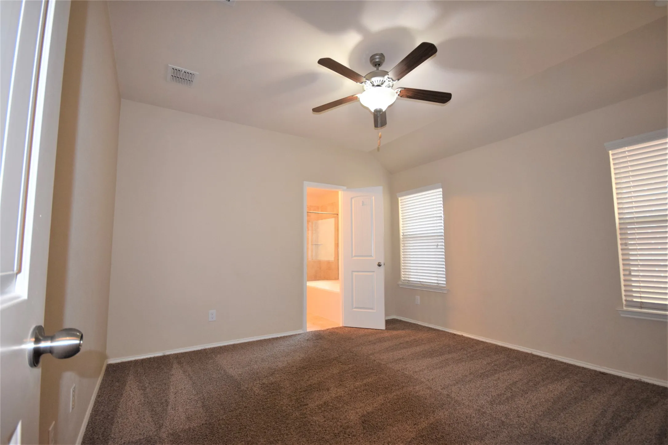 Single Family Residence For Rent in Denton County , 9005 Sundance Trail, Cross Roads, Texas 76227, 3 Bedroom, 2 Bathroom, 2 Garage spaces, 1,378 Sqft, built in 2011, mls#21390020, Real Estate Agent in Cross Roads, Homes For Rent in Denton county, Homes For Rent in Cross Roads, Realtor in Cross Roads Texas, Real Estate Brokerage Independent Realty Texas, Luminita Cordes Realtor