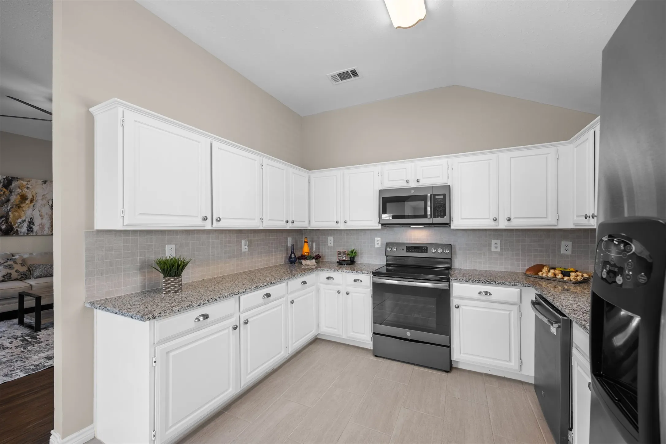 Single Family Residence For Sale in Collin County , 7912 Gulf Street, Frisco, Texas 75035, 3 Bedroom, 2 Bathroom, 2 Garage spaces, 1,486 Sqft, built in 1997, mls#21376920, Real Estate Agent in Frisco, Homes For Sale in Collin county, Homes For Sale in Frisco, Realtor in Frisco Texas, Real Estate Brokerage Independent Realty Texas, Luminita Cordes Realtor
