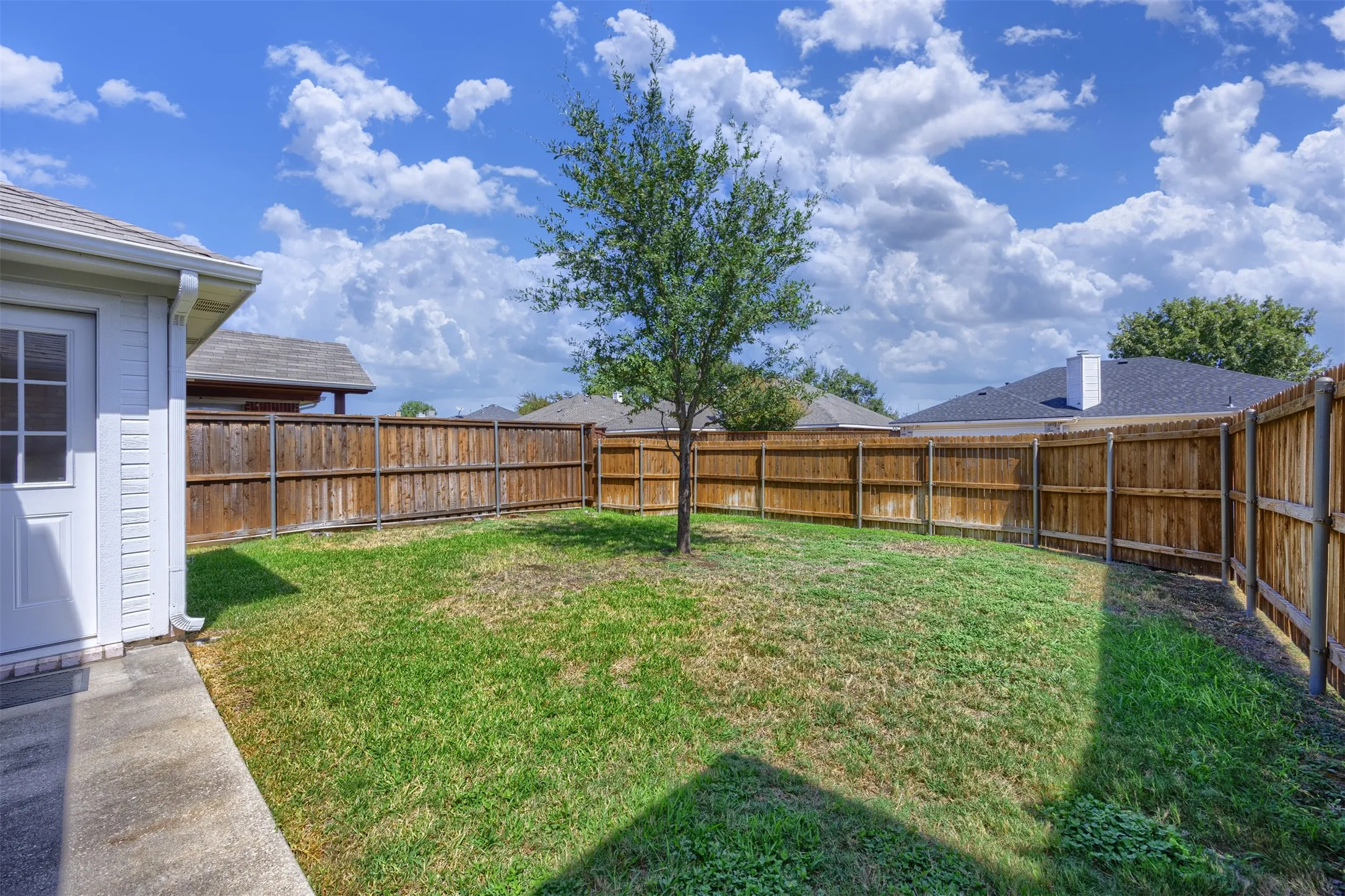 Single Family Residence For Sale in Collin County , 7912 Gulf Street, Frisco, Texas 75035, 3 Bedroom, 2 Bathroom, 2 Garage spaces, 1,486 Sqft, built in 1997, mls#21376920, Real Estate Agent in Frisco, Homes For Sale in Collin county, Homes For Sale in Frisco, Realtor in Frisco Texas, Real Estate Brokerage Independent Realty Texas, Luminita Cordes Realtor