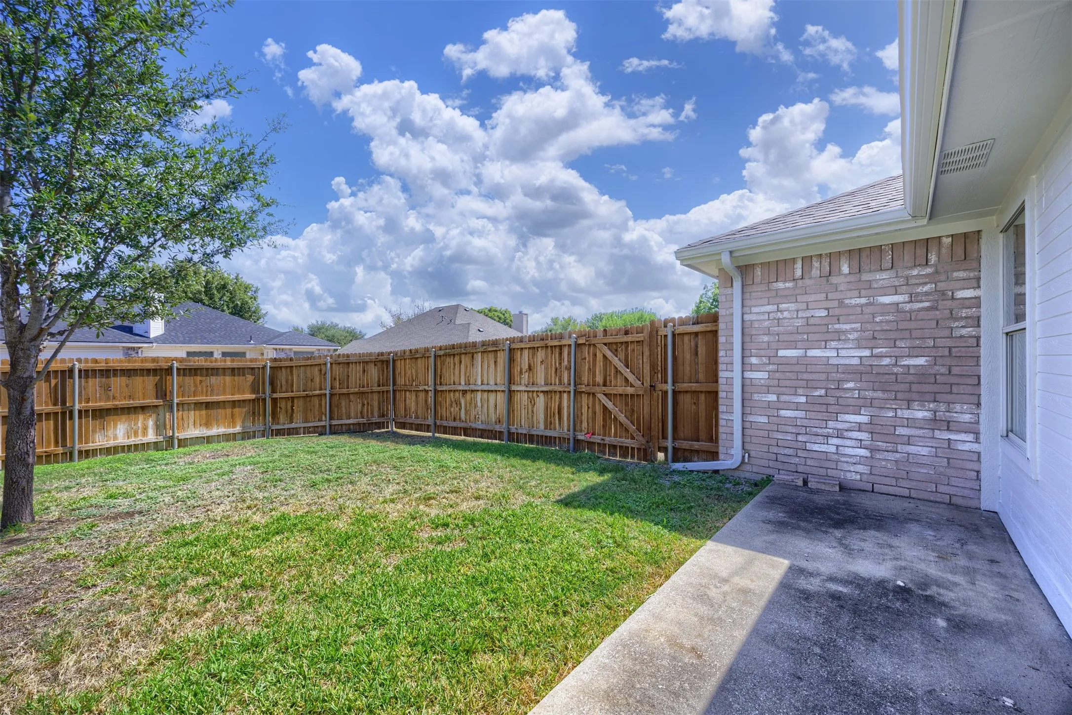Single Family Residence For Sale in Collin County , 7912 Gulf Street, Frisco, Texas 75035, 3 Bedroom, 2 Bathroom, 2 Garage spaces, 1,486 Sqft, built in 1997, mls#21376920, Real Estate Agent in Frisco, Homes For Sale in Collin county, Homes For Sale in Frisco, Realtor in Frisco Texas, Real Estate Brokerage Independent Realty Texas, Luminita Cordes Realtor