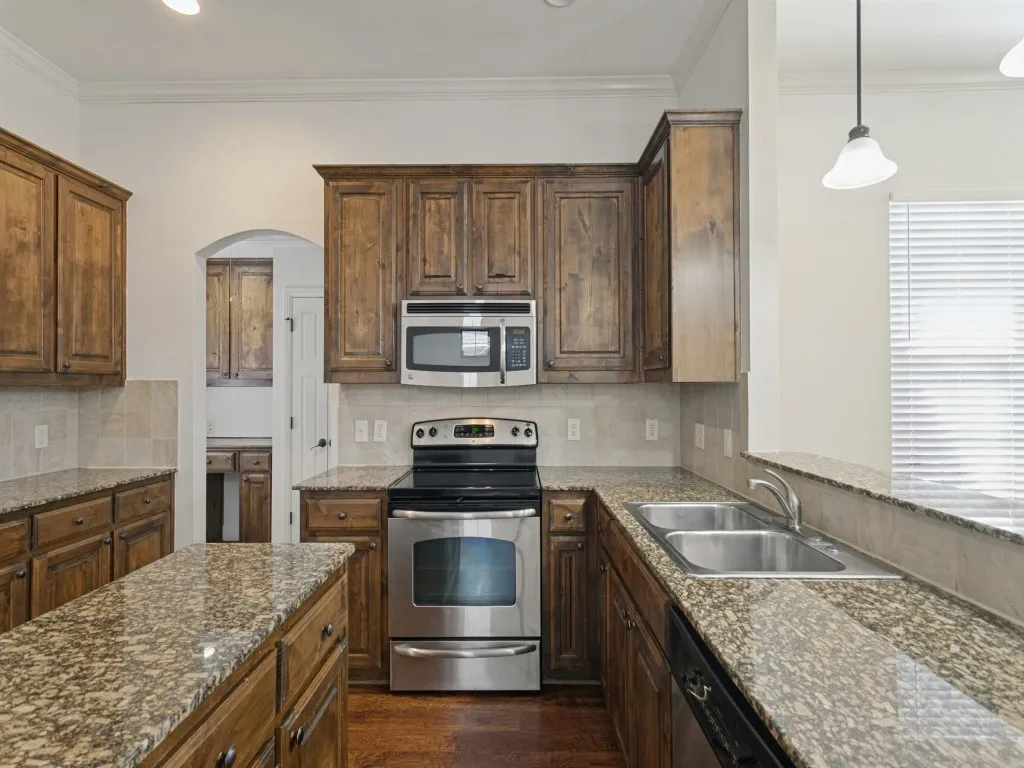 Single Family Residence For Sale in Denton County , 2512 Rugby Lane, Denton, Texas 76209, 2 Bedroom, 2 Bathroom, 2 Garage spaces, 1,166 Sqft, built in 2008, mls#21389622, Real Estate Agent in Denton, Homes For Sale in Denton county, Homes For Sale in Denton, Realtor in Denton Texas, Real Estate Brokerage Independent Realty Texas, Luminita Cordes Realtor
