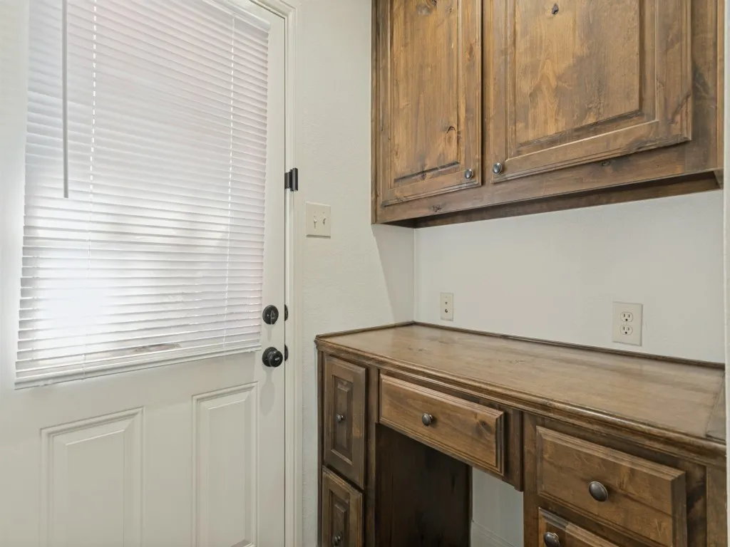 Single Family Residence For Sale in Denton County , 2512 Rugby Lane, Denton, Texas 76209, 2 Bedroom, 2 Bathroom, 2 Garage spaces, 1,166 Sqft, built in 2008, mls#21389622, Real Estate Agent in Denton, Homes For Sale in Denton county, Homes For Sale in Denton, Realtor in Denton Texas, Real Estate Brokerage Independent Realty Texas, Luminita Cordes Realtor