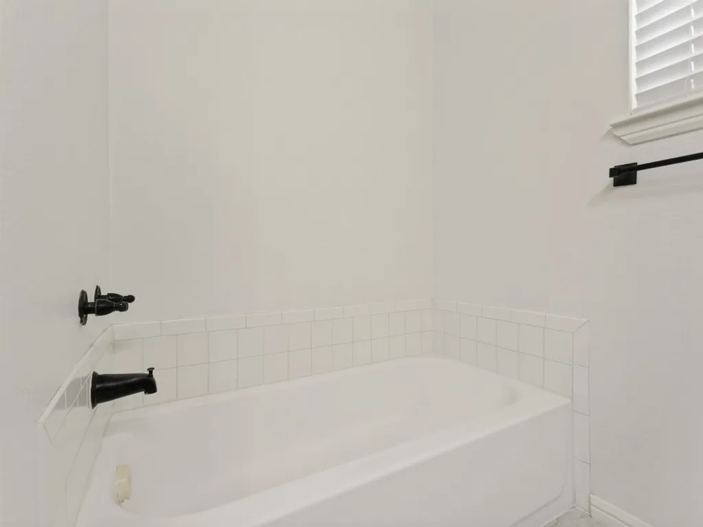 Single Family Residence For Sale in Denton County , 2512 Rugby Lane, Denton, Texas 76209, 2 Bedroom, 2 Bathroom, 2 Garage spaces, 1,166 Sqft, built in 2008, mls#21389622, Real Estate Agent in Denton, Homes For Sale in Denton county, Homes For Sale in Denton, Realtor in Denton Texas, Real Estate Brokerage Independent Realty Texas, Luminita Cordes Realtor