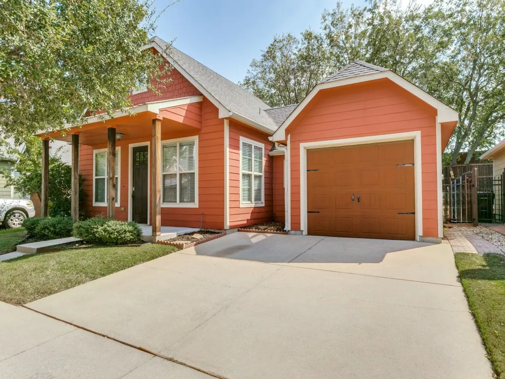 Single Family Residence For Sale in Denton County , 2512 Rugby Lane, Denton, Texas 76209, 2 Bedroom, 2 Bathroom, 2 Garage spaces, 1,166 Sqft, built in 2008, mls#21389622, Real Estate Agent in Denton, Homes For Sale in Denton county, Homes For Sale in Denton, Realtor in Denton Texas, Real Estate Brokerage Independent Realty Texas, Luminita Cordes Realtor