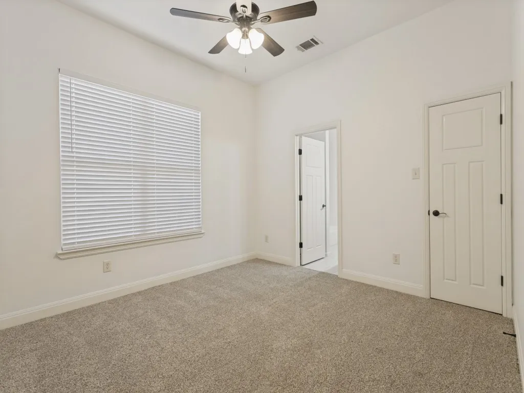 Single Family Residence For Sale in Denton County , 2512 Rugby Lane, Denton, Texas 76209, 2 Bedroom, 2 Bathroom, 2 Garage spaces, 1,166 Sqft, built in 2008, mls#21389622, Real Estate Agent in Denton, Homes For Sale in Denton county, Homes For Sale in Denton, Realtor in Denton Texas, Real Estate Brokerage Independent Realty Texas, Luminita Cordes Realtor