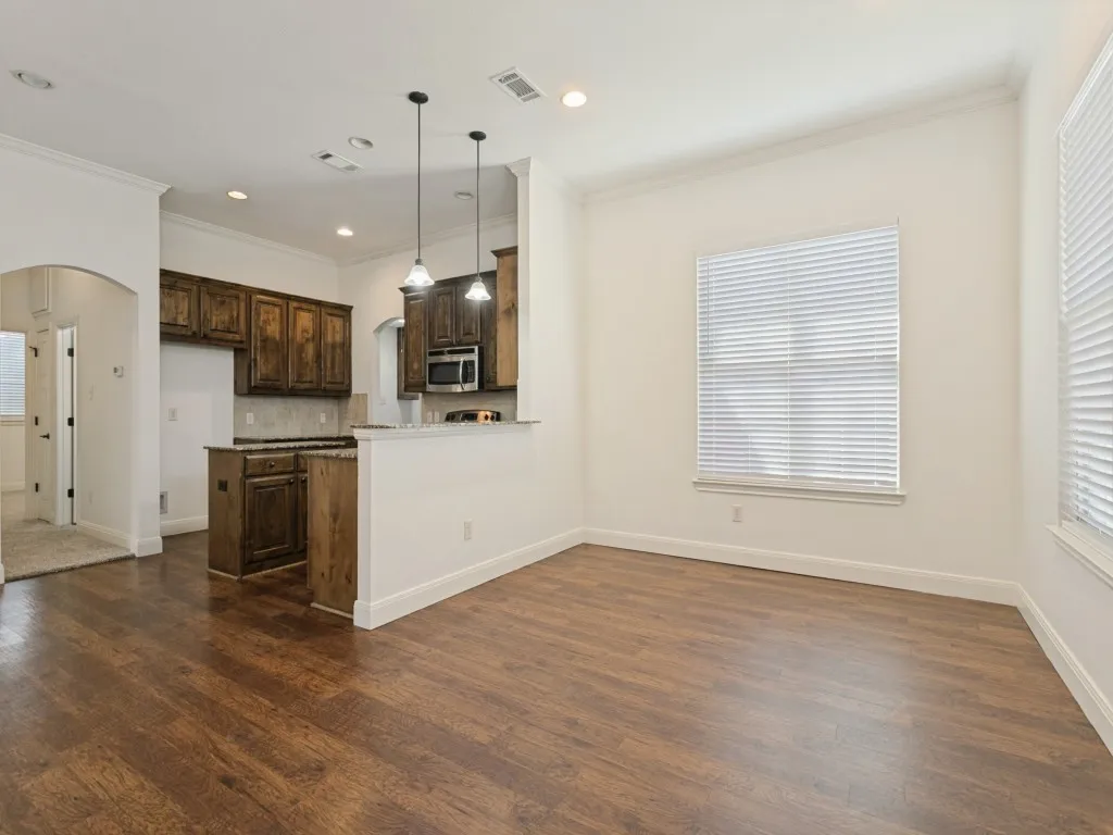 Single Family Residence For Sale in Denton County , 2512 Rugby Lane, Denton, Texas 76209, 2 Bedroom, 2 Bathroom, 2 Garage spaces, 1,166 Sqft, built in 2008, mls#21389622, Real Estate Agent in Denton, Homes For Sale in Denton county, Homes For Sale in Denton, Realtor in Denton Texas, Real Estate Brokerage Independent Realty Texas, Luminita Cordes Realtor