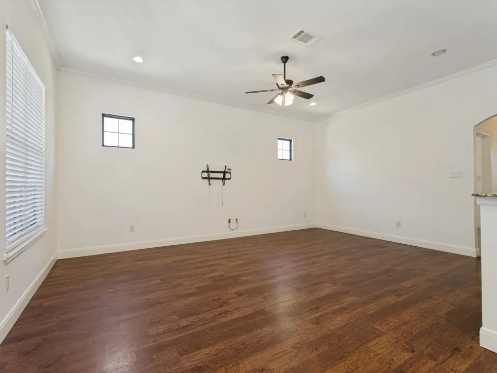 Single Family Residence For Sale in Denton County , 2512 Rugby Lane, Denton, Texas 76209, 2 Bedroom, 2 Bathroom, 2 Garage spaces, 1,166 Sqft, built in 2008, mls#21389622, Real Estate Agent in Denton, Homes For Sale in Denton county, Homes For Sale in Denton, Realtor in Denton Texas, Real Estate Brokerage Independent Realty Texas, Luminita Cordes Realtor