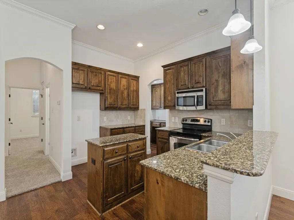 Single Family Residence For Sale in Denton County , 2512 Rugby Lane, Denton, Texas 76209, 2 Bedroom, 2 Bathroom, 2 Garage spaces, 1,166 Sqft, built in 2008, mls#21389622, Real Estate Agent in Denton, Homes For Sale in Denton county, Homes For Sale in Denton, Realtor in Denton Texas, Real Estate Brokerage Independent Realty Texas, Luminita Cordes Realtor