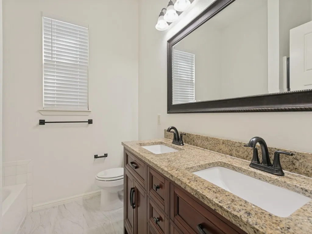 Single Family Residence For Sale in Denton County , 2512 Rugby Lane, Denton, Texas 76209, 2 Bedroom, 2 Bathroom, 2 Garage spaces, 1,166 Sqft, built in 2008, mls#21389622, Real Estate Agent in Denton, Homes For Sale in Denton county, Homes For Sale in Denton, Realtor in Denton Texas, Real Estate Brokerage Independent Realty Texas, Luminita Cordes Realtor