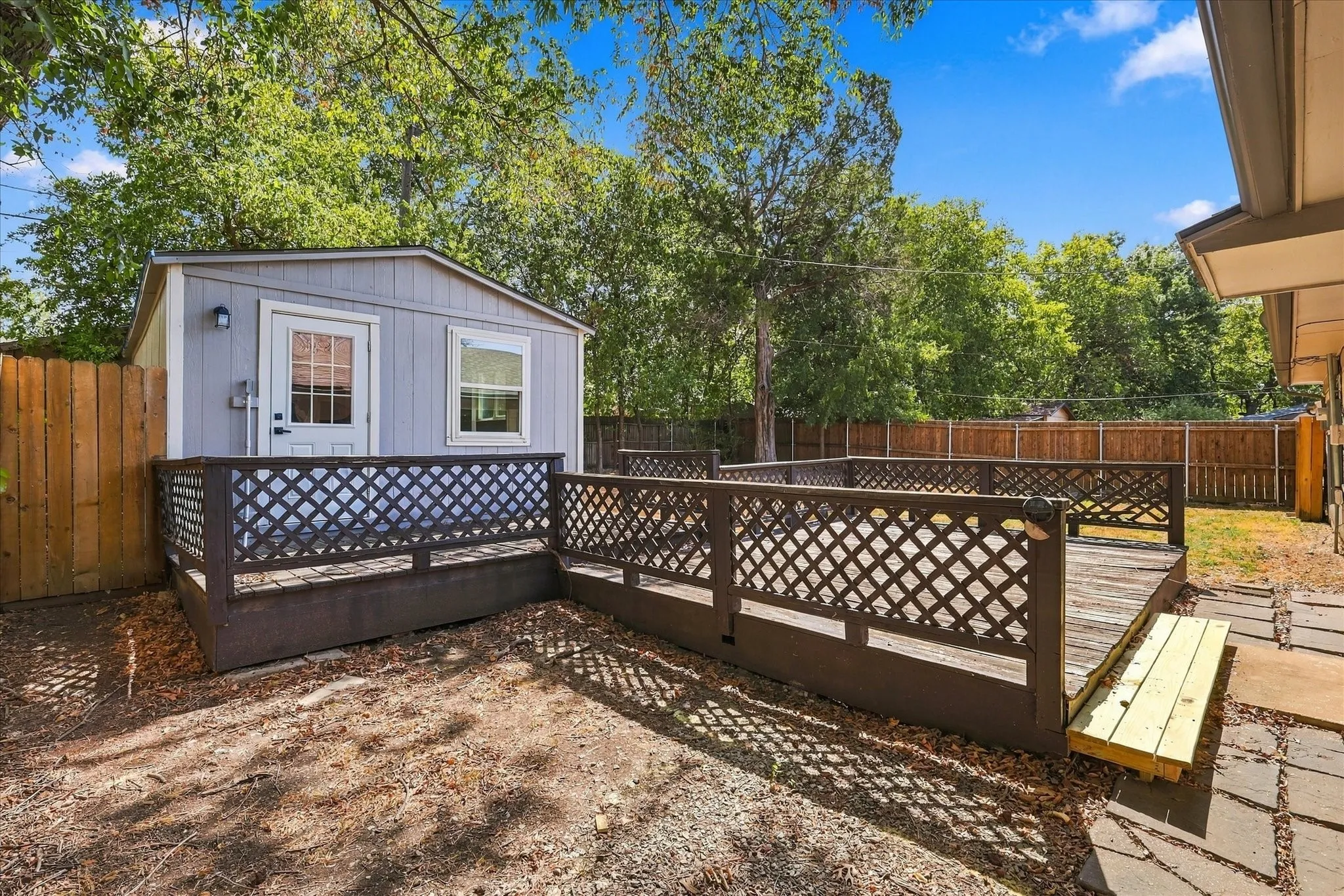 Deck and guest unit