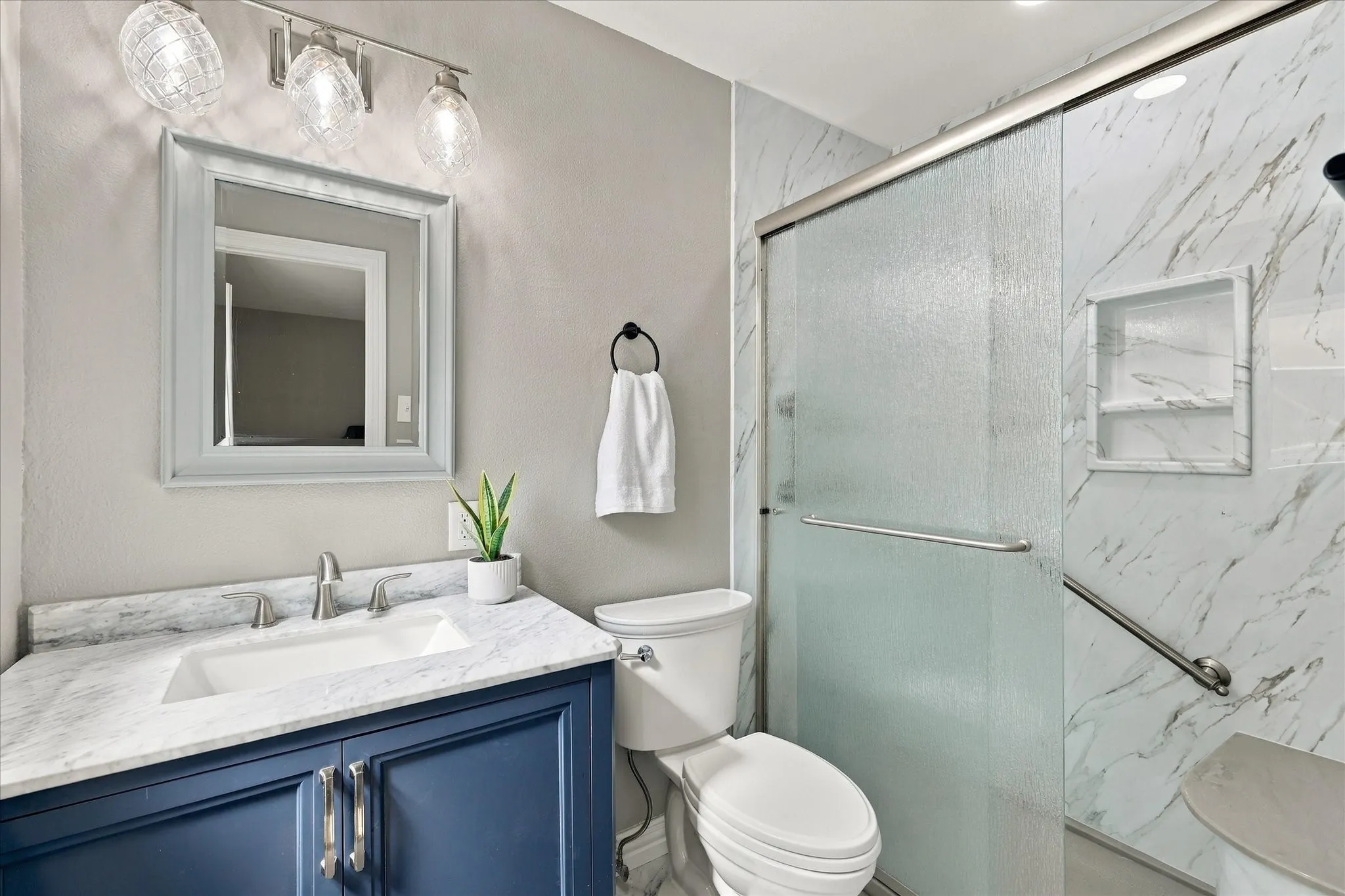 Fully updated primary bath