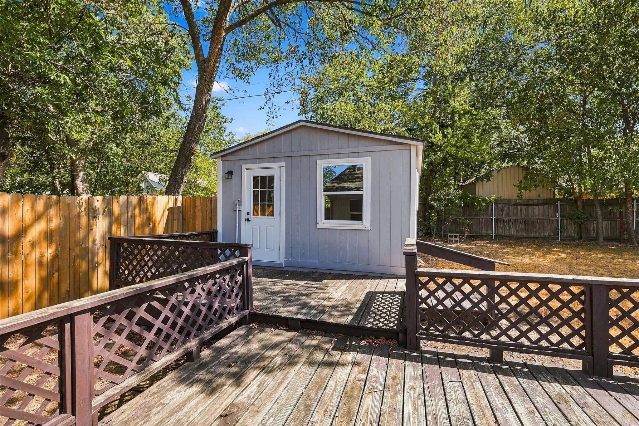 Deck leading to guest unit