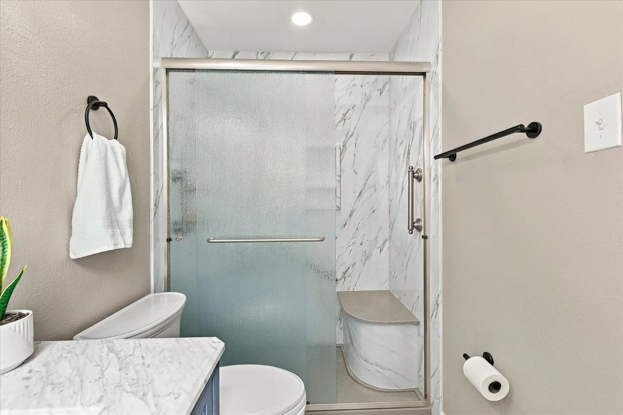 Primary shower with seat