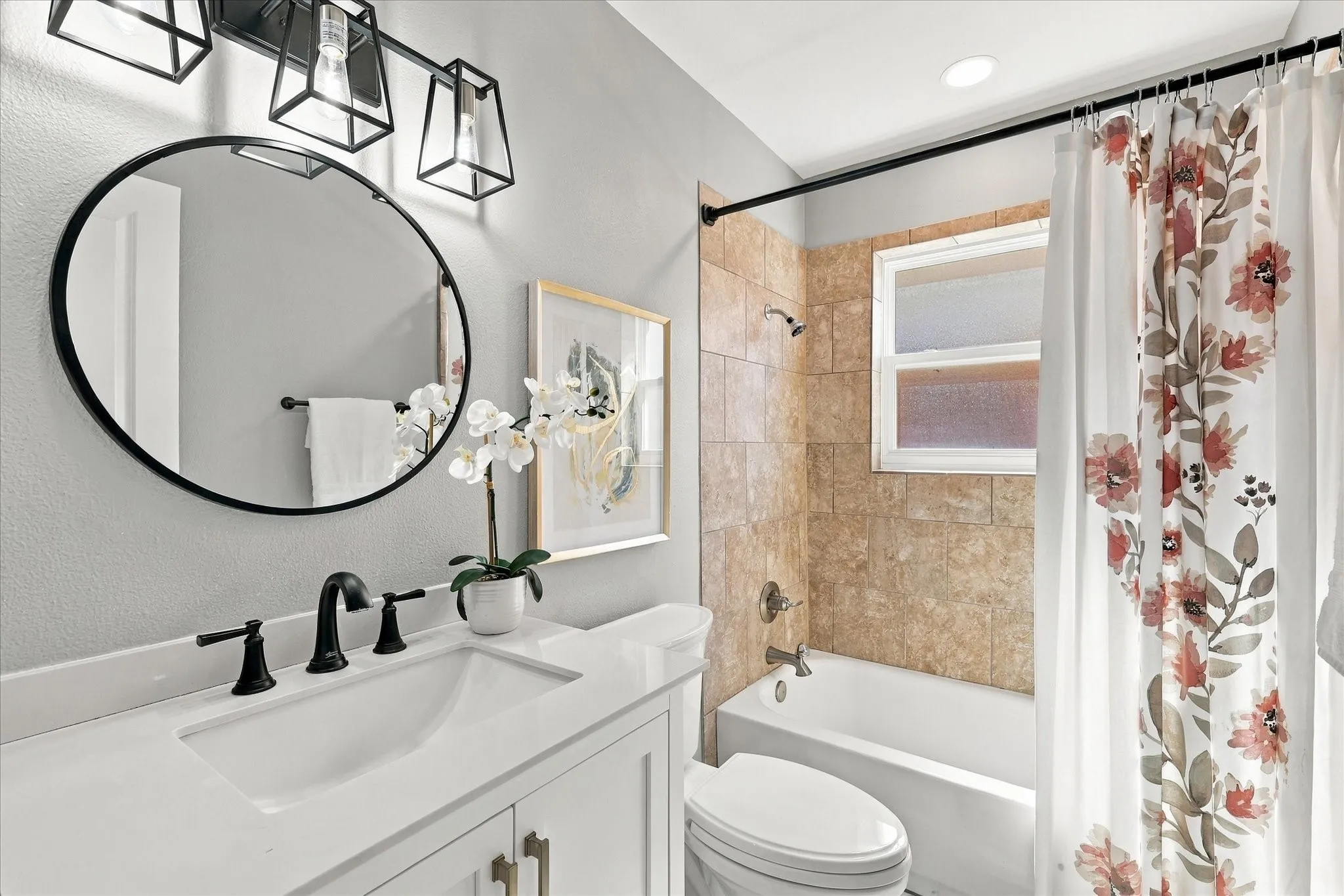 Cheery, updated secondary bathroom