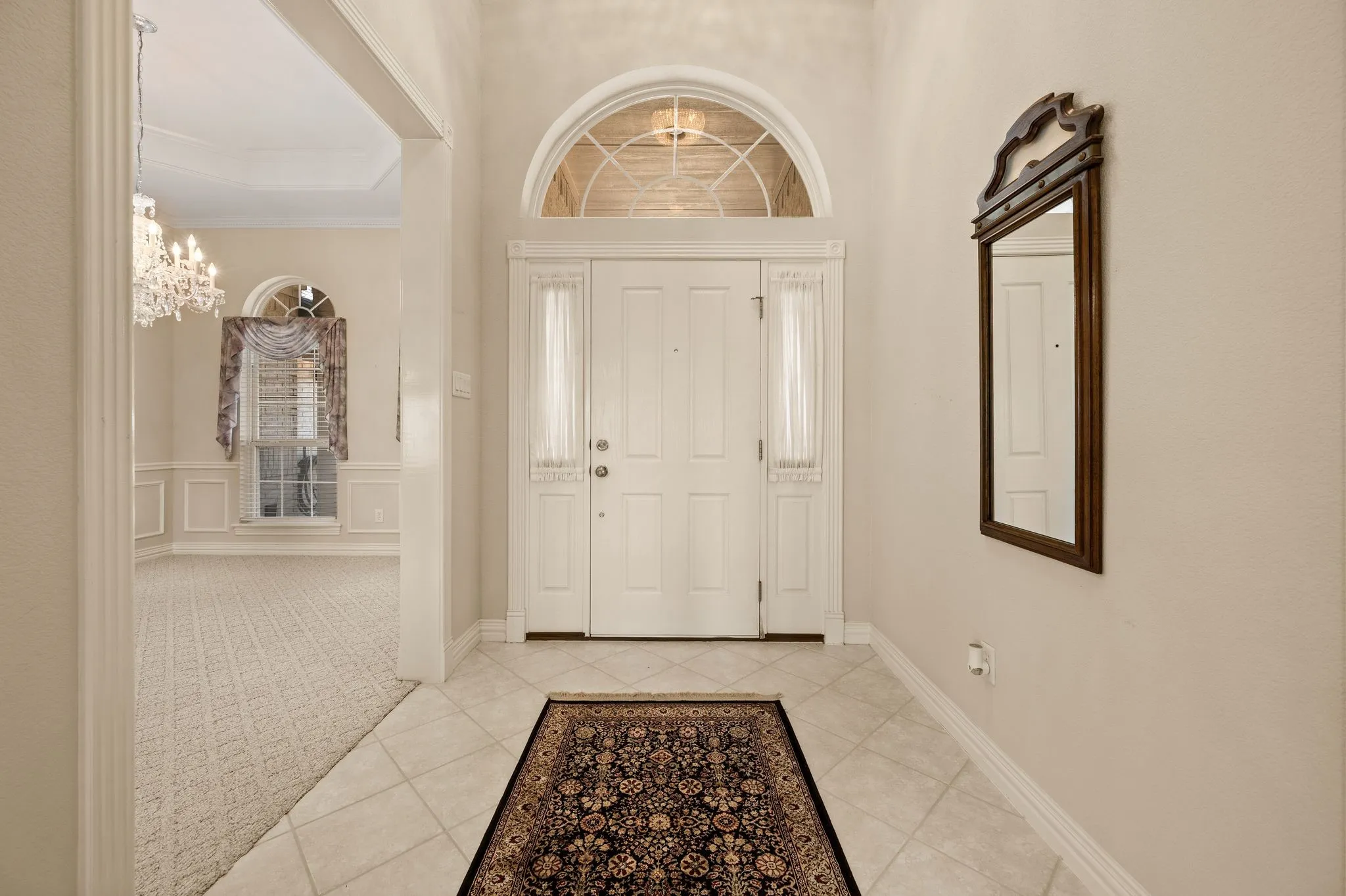 Spacious entryway