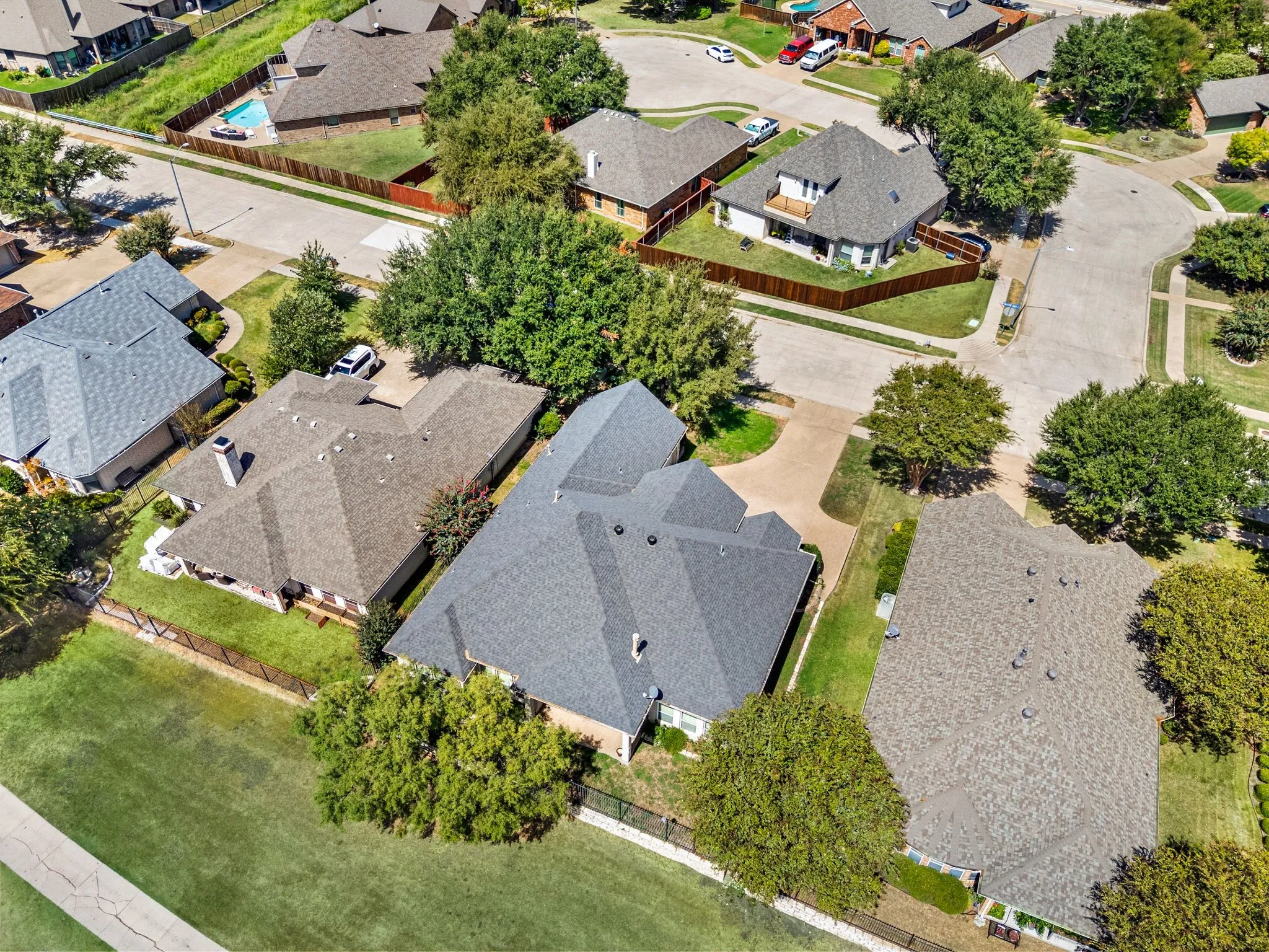 Single Family Residence For Sale in Tarrant County , 10701 Whitestone Ranch Road, Benbrook, Texas 76126, 4 Bedroom, 2 Bathroom, 2 Garage spaces, 2,349 Sqft, built in 2003, mls#21390001, Real Estate Agent in Benbrook, Homes For Sale in Tarrant county, Homes For Sale in Benbrook, Realtor in Benbrook Texas, Real Estate Brokerage Independent Realty Texas, Luminita Cordes Realtor