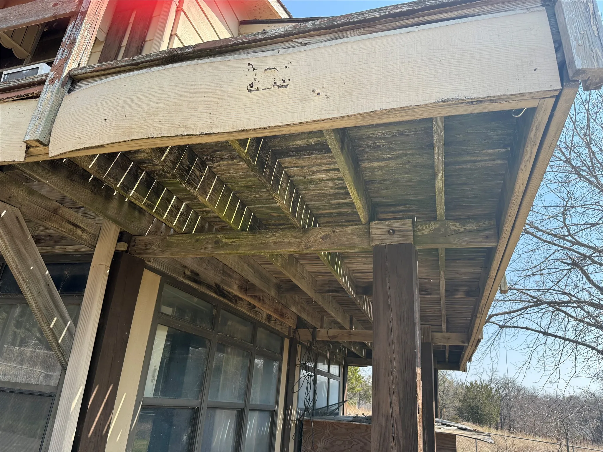 Single Family Residence For Sale in Parker County , 4103 White Settlement Road, Weatherford, Texas 76087, 3 Bedroom, 2 Bathroom, Garage spaces, 936 Sqft, built in 2001, mls#21384976, Real Estate Agent in Weatherford, Homes For Sale in Parker county, Homes For Sale in Weatherford, Realtor in Weatherford Texas, Real Estate Brokerage Independent Realty Texas, Luminita Cordes Realtor