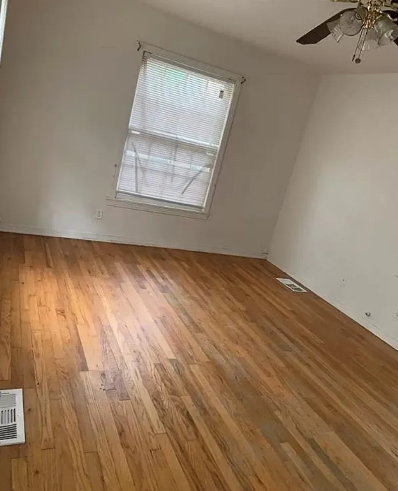 Single Family Residence For Rent in Denton County , 1511 Knight Street, Denton, Texas 76205, 2 Bedroom, 1 Bathroom, Garage spaces, 764 Sqft, built in 1949, mls#21390028, Real Estate Agent in Denton, Homes For Rent in Denton county, Homes For Rent in Denton, Realtor in Denton Texas, Real Estate Brokerage Independent Realty Texas, Luminita Cordes Realtor