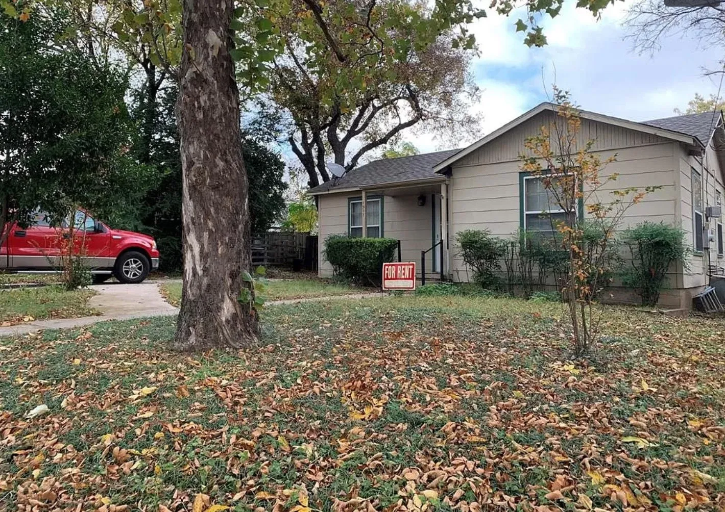 Single Family Residence For Rent in Denton County , 1511 Knight Street, Denton, Texas 76205, 2 Bedroom, 1 Bathroom, Garage spaces, 764 Sqft, built in 1949, mls#21390028, Real Estate Agent in Denton, Homes For Rent in Denton county, Homes For Rent in Denton, Realtor in Denton Texas, Real Estate Brokerage Independent Realty Texas, Luminita Cordes Realtor