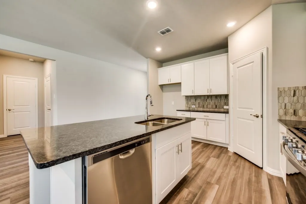 Single Family Residence For Rent in Collin County , 605 Cedar Springs Drive, Princeton, Texas 75407, 3 Bedroom, 2 Bathroom, 2 Garage spaces, 1,830 Sqft, built in 2021, mls#21390029, Real Estate Agent in Princeton, Homes For Rent in Collin county, Homes For Rent in Princeton, Realtor in Princeton Texas, Real Estate Brokerage Independent Realty Texas, Luminita Cordes Realtor