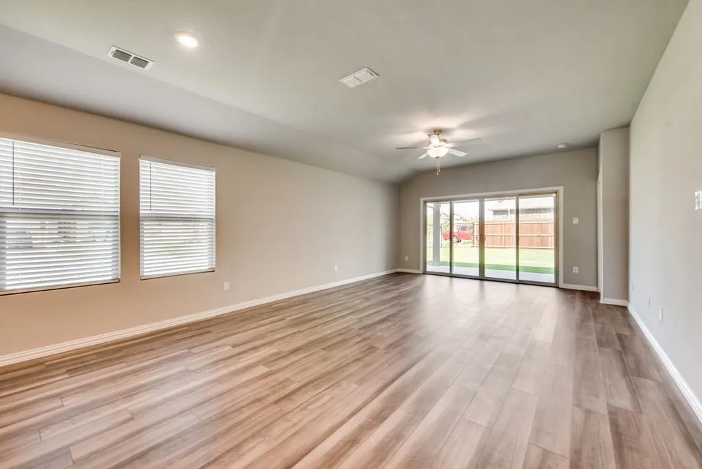 Single Family Residence For Rent in Collin County , 605 Cedar Springs Drive, Princeton, Texas 75407, 3 Bedroom, 2 Bathroom, 2 Garage spaces, 1,830 Sqft, built in 2021, mls#21390029, Real Estate Agent in Princeton, Homes For Rent in Collin county, Homes For Rent in Princeton, Realtor in Princeton Texas, Real Estate Brokerage Independent Realty Texas, Luminita Cordes Realtor