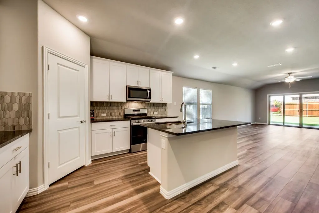 Single Family Residence For Rent in Collin County , 605 Cedar Springs Drive, Princeton, Texas 75407, 3 Bedroom, 2 Bathroom, 2 Garage spaces, 1,830 Sqft, built in 2021, mls#21390029, Real Estate Agent in Princeton, Homes For Rent in Collin county, Homes For Rent in Princeton, Realtor in Princeton Texas, Real Estate Brokerage Independent Realty Texas, Luminita Cordes Realtor