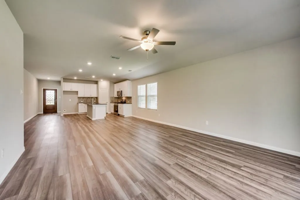 Single Family Residence For Rent in Collin County , 605 Cedar Springs Drive, Princeton, Texas 75407, 3 Bedroom, 2 Bathroom, 2 Garage spaces, 1,830 Sqft, built in 2021, mls#21390029, Real Estate Agent in Princeton, Homes For Rent in Collin county, Homes For Rent in Princeton, Realtor in Princeton Texas, Real Estate Brokerage Independent Realty Texas, Luminita Cordes Realtor