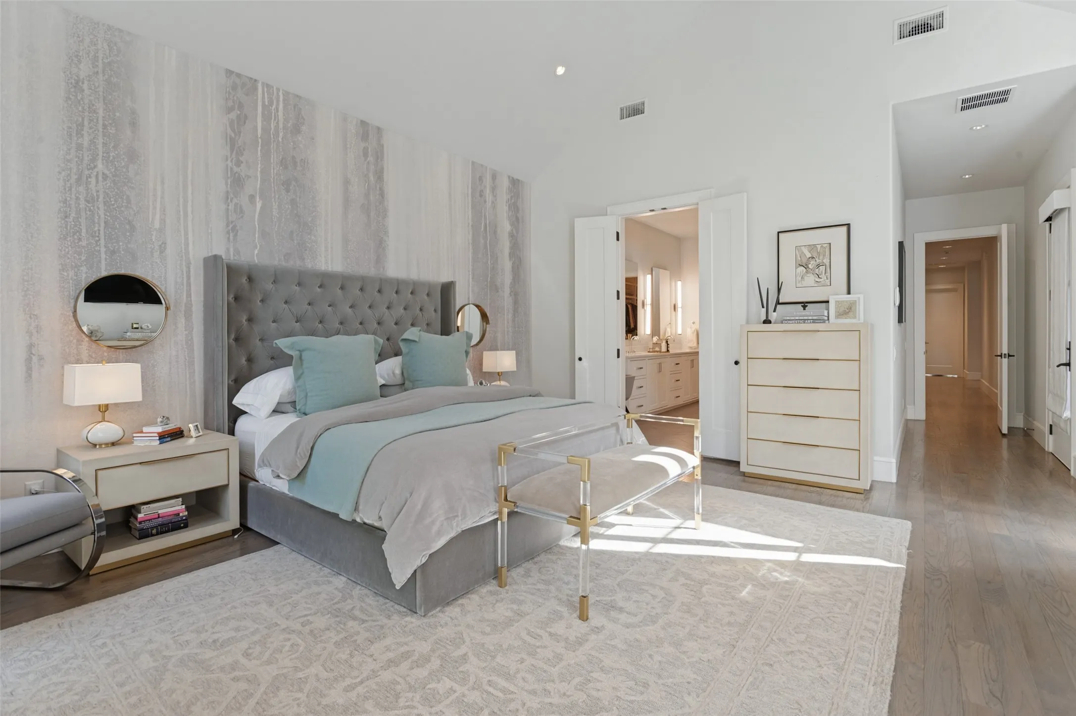Single Family Residence For Sale in Dallas County , 4447 Alta Vista Lane, Dallas, Texas 75229, 5 Bedroom, 6 Bathroom, 3 Garage spaces, 5,998 Sqft, built in 2016, mls#21390022, Real Estate Agent in Dallas, Homes For Sale in Dallas county, Homes For Sale in Dallas, Realtor in Dallas Texas, Real Estate Brokerage Independent Realty Texas, Luminita Cordes Realtor