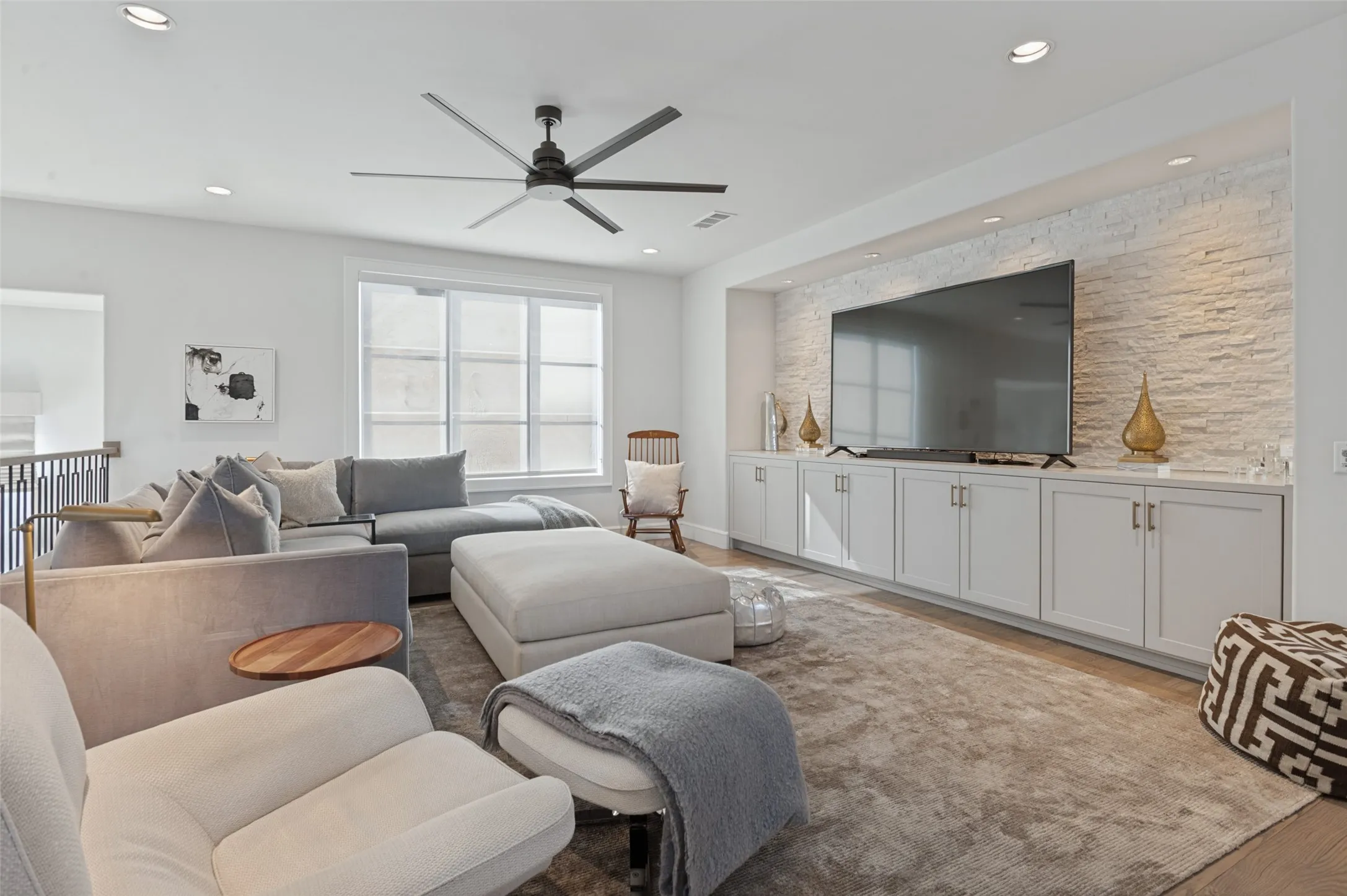 Single Family Residence For Sale in Dallas County , 4447 Alta Vista Lane, Dallas, Texas 75229, 5 Bedroom, 6 Bathroom, 3 Garage spaces, 5,998 Sqft, built in 2016, mls#21390022, Real Estate Agent in Dallas, Homes For Sale in Dallas county, Homes For Sale in Dallas, Realtor in Dallas Texas, Real Estate Brokerage Independent Realty Texas, Luminita Cordes Realtor