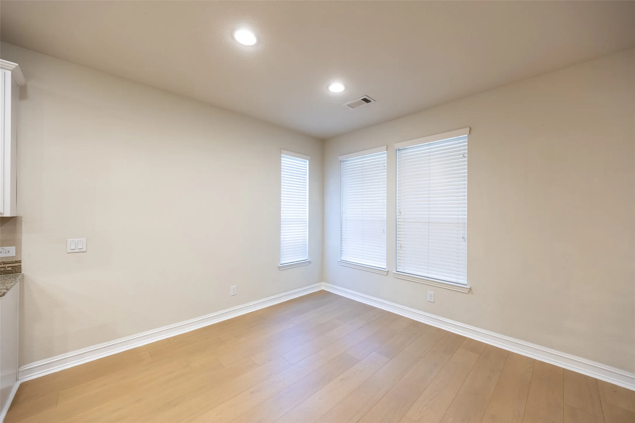 Single Family Residence For Rent in Collin County , 830 Birdie Drive, Allen, Texas 75013, 4 Bedroom, 3 Bathroom, 2 Garage spaces, 2,512 Sqft, built in 2016, mls#21390034, Real Estate Agent in Allen, Homes For Rent in Collin county, Homes For Rent in Allen, Realtor in Allen Texas, Real Estate Brokerage Independent Realty Texas, Luminita Cordes Realtor