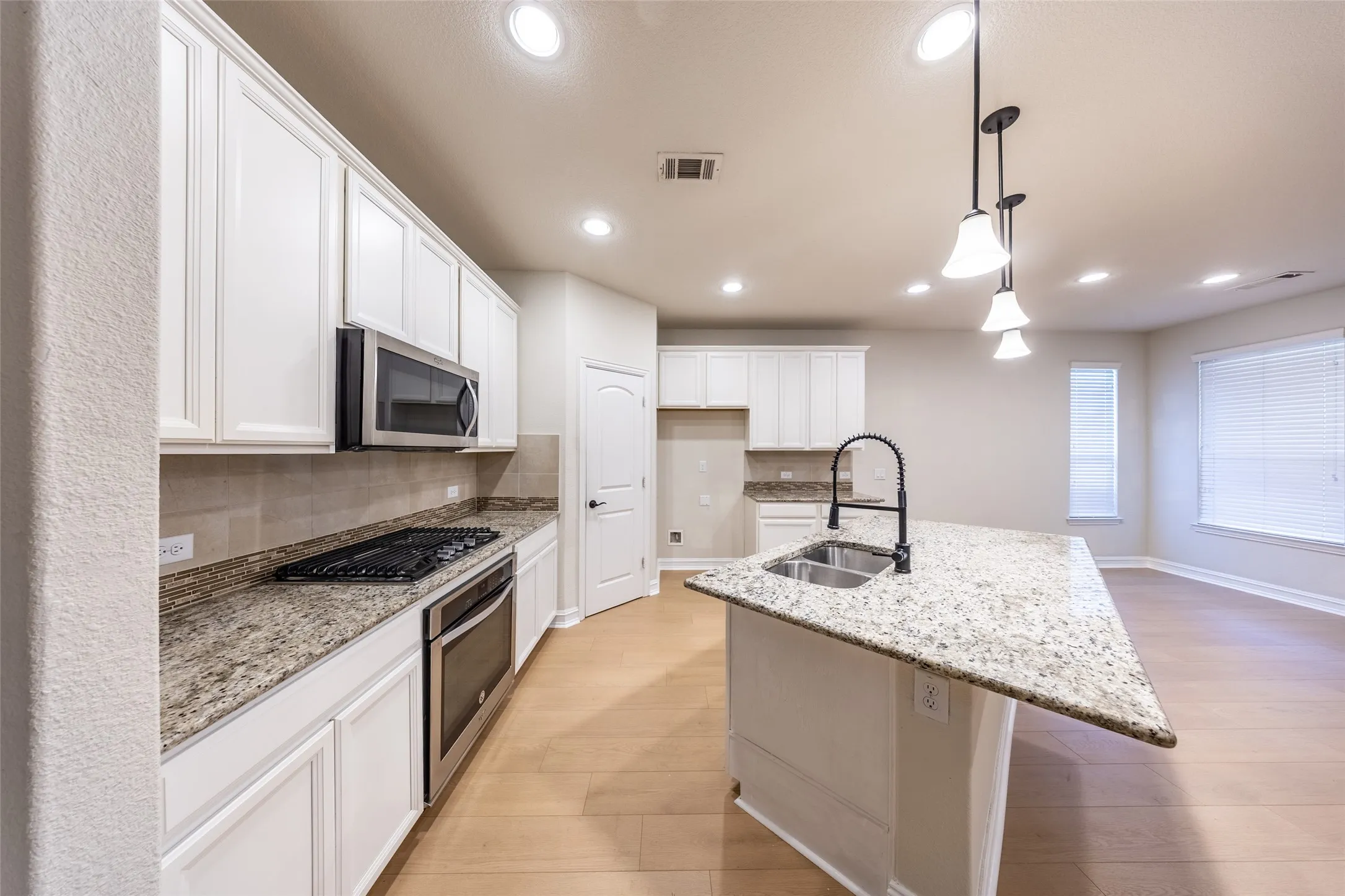 Single Family Residence For Rent in Collin County , 830 Birdie Drive, Allen, Texas 75013, 4 Bedroom, 3 Bathroom, 2 Garage spaces, 2,512 Sqft, built in 2016, mls#21390034, Real Estate Agent in Allen, Homes For Rent in Collin county, Homes For Rent in Allen, Realtor in Allen Texas, Real Estate Brokerage Independent Realty Texas, Luminita Cordes Realtor