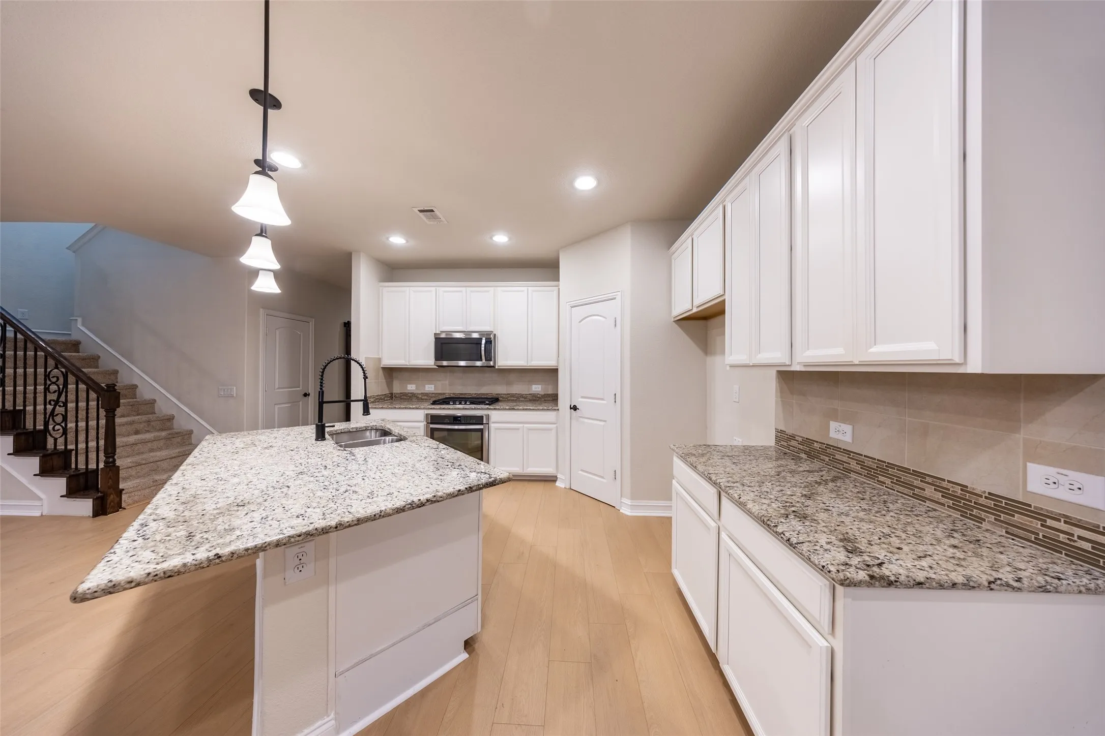 Single Family Residence For Rent in Collin County , 830 Birdie Drive, Allen, Texas 75013, 4 Bedroom, 3 Bathroom, 2 Garage spaces, 2,512 Sqft, built in 2016, mls#21390034, Real Estate Agent in Allen, Homes For Rent in Collin county, Homes For Rent in Allen, Realtor in Allen Texas, Real Estate Brokerage Independent Realty Texas, Luminita Cordes Realtor