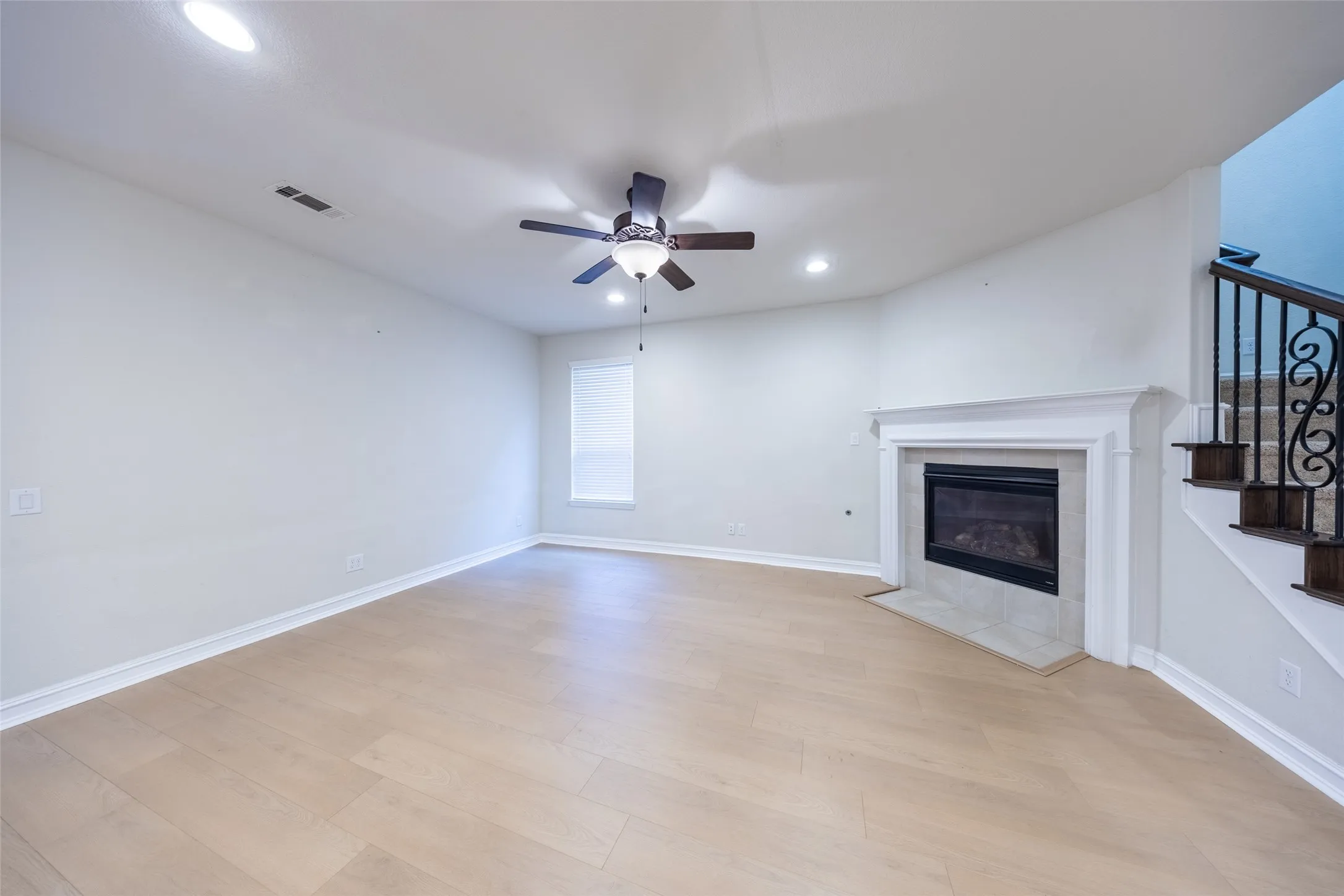 Single Family Residence For Rent in Collin County , 830 Birdie Drive, Allen, Texas 75013, 4 Bedroom, 3 Bathroom, 2 Garage spaces, 2,512 Sqft, built in 2016, mls#21390034, Real Estate Agent in Allen, Homes For Rent in Collin county, Homes For Rent in Allen, Realtor in Allen Texas, Real Estate Brokerage Independent Realty Texas, Luminita Cordes Realtor