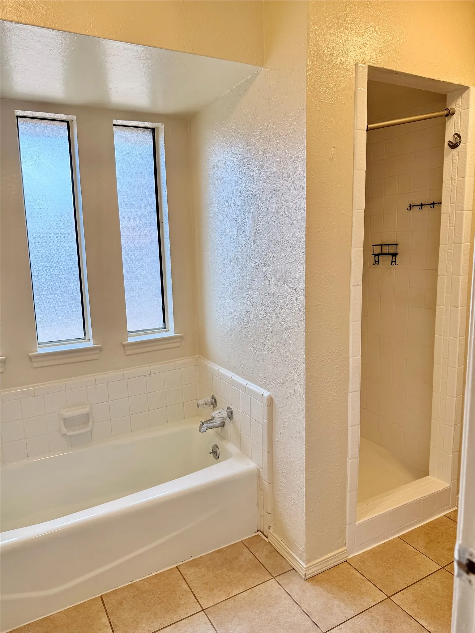 Duplex For Rent in Collin County , 3321 San Mateo Drive, Plano, Texas 75023, 3 Bedroom, 2 Bathroom, 2 Garage spaces, 1,740 Sqft, built in 1979, mls#21389403, Real Estate Agent in Plano, Homes For Rent in Collin county, Homes For Rent in Plano, Realtor in Plano Texas, Real Estate Brokerage Independent Realty Texas, Luminita Cordes Realtor