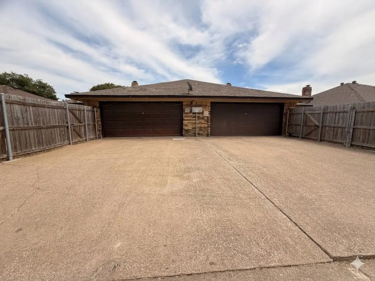 Attached 2 Car Garage