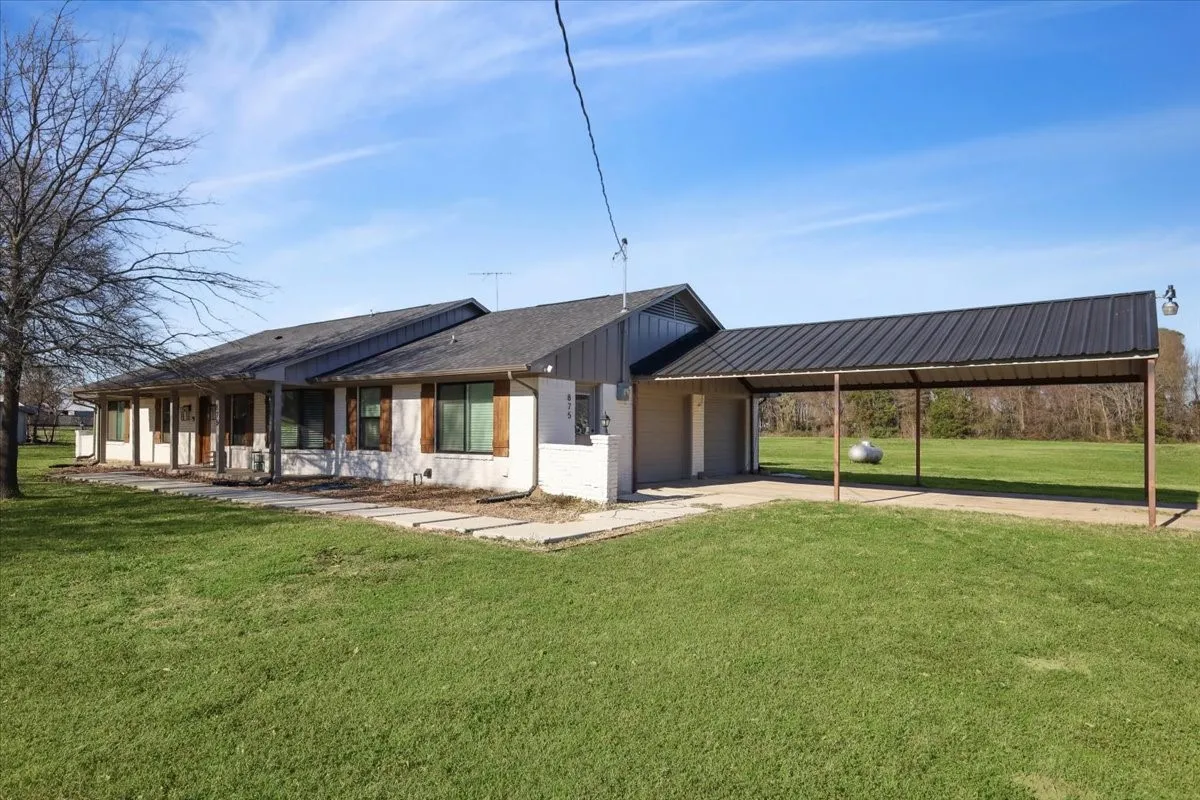 Single Family Residence For Sale in Kaufman County , 875 Fm 1389 S, Combine, Texas 75159, 3 Bedroom, 2 Bathroom, 2 Garage spaces, 1,922 Sqft, built in 1980, mls#21390035, Real Estate Agent in Combine, Homes For Sale in Kaufman county, Homes For Sale in Combine, Realtor in Combine Texas, Real Estate Brokerage Independent Realty Texas, Luminita Cordes Realtor