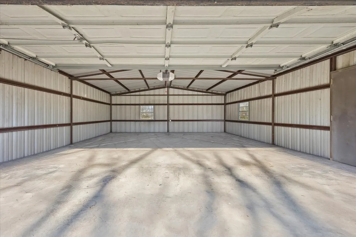 Single Family Residence For Sale in Kaufman County , 875 Fm 1389 S, Combine, Texas 75159, 3 Bedroom, 2 Bathroom, 2 Garage spaces, 1,922 Sqft, built in 1980, mls#21390035, Real Estate Agent in Combine, Homes For Sale in Kaufman county, Homes For Sale in Combine, Realtor in Combine Texas, Real Estate Brokerage Independent Realty Texas, Luminita Cordes Realtor