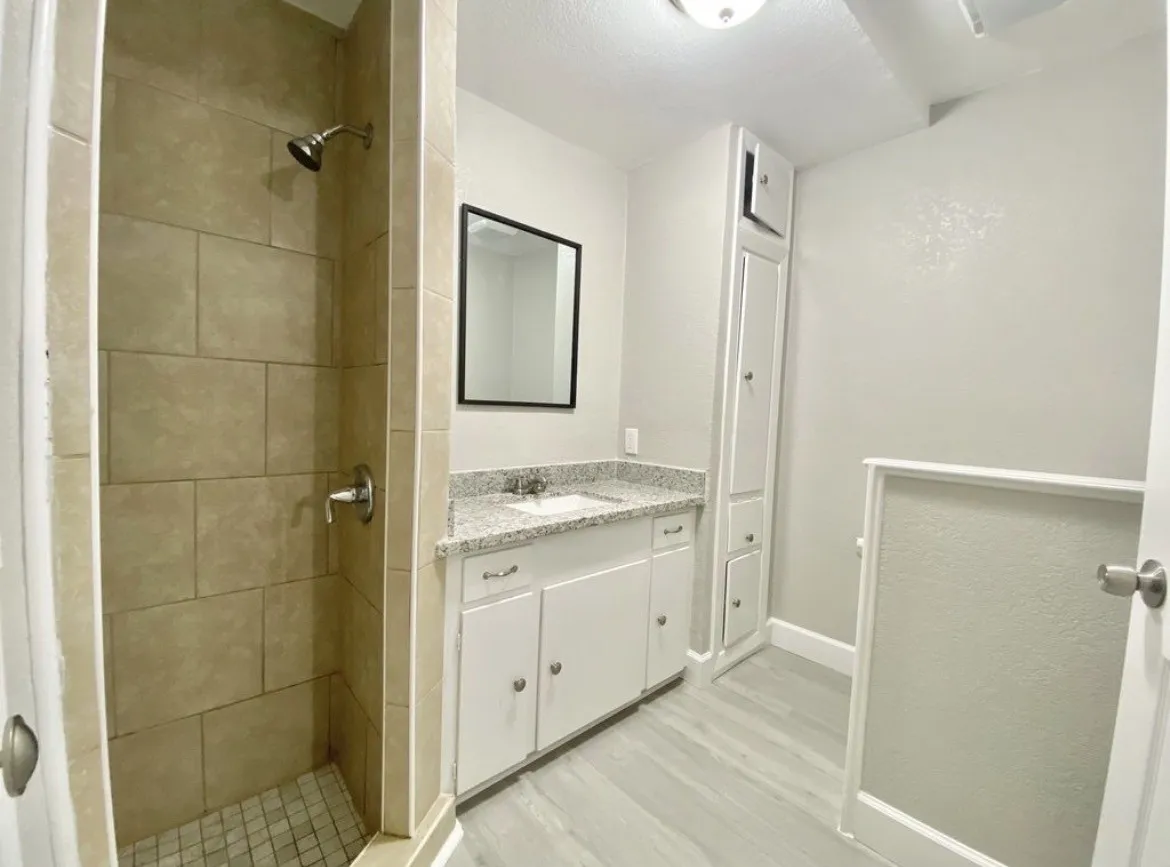 Single Family Residence For Sale in Galveston County , 100 17th Avenue N, Texas City, Texas 77590, 3 Bedroom, 2 Bathroom, Garage spaces, 1,710 Sqft, built in 1943, mls#21390036, Real Estate Agent in Texas City, Homes For Sale in Galveston county, Homes For Sale in Texas City, Realtor in Texas City Texas, Real Estate Brokerage Independent Realty Texas, Luminita Cordes Realtor