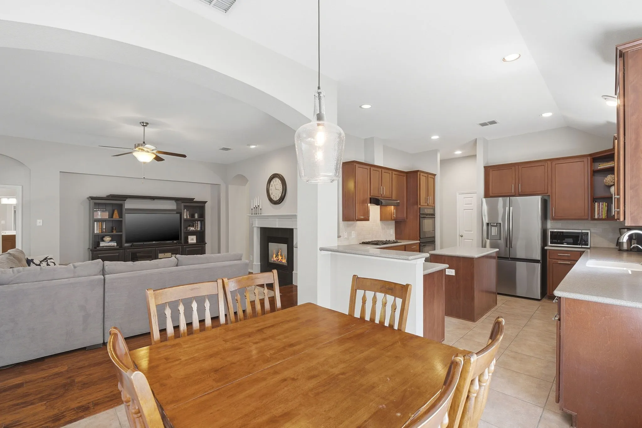 Single Family Residence For Sale in Collin County , 1313 Canyon Creek Road, Wylie, Texas 75098, 4 Bedroom, 3 Bathroom, 2 Garage spaces, 2,719 Sqft, built in 2006, mls#21387600, Real Estate Agent in Wylie, Homes For Sale in Collin county, Homes For Sale in Wylie, Realtor in Wylie Texas, Real Estate Brokerage Independent Realty Texas, Luminita Cordes Realtor