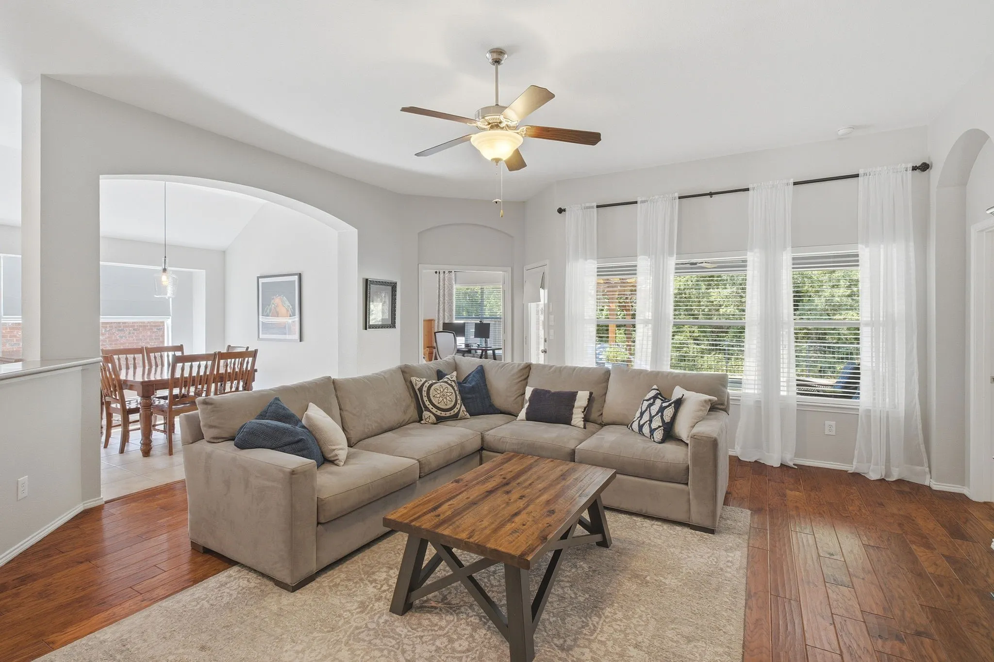 Single Family Residence For Sale in Collin County , 1313 Canyon Creek Road, Wylie, Texas 75098, 4 Bedroom, 3 Bathroom, 2 Garage spaces, 2,719 Sqft, built in 2006, mls#21387600, Real Estate Agent in Wylie, Homes For Sale in Collin county, Homes For Sale in Wylie, Realtor in Wylie Texas, Real Estate Brokerage Independent Realty Texas, Luminita Cordes Realtor