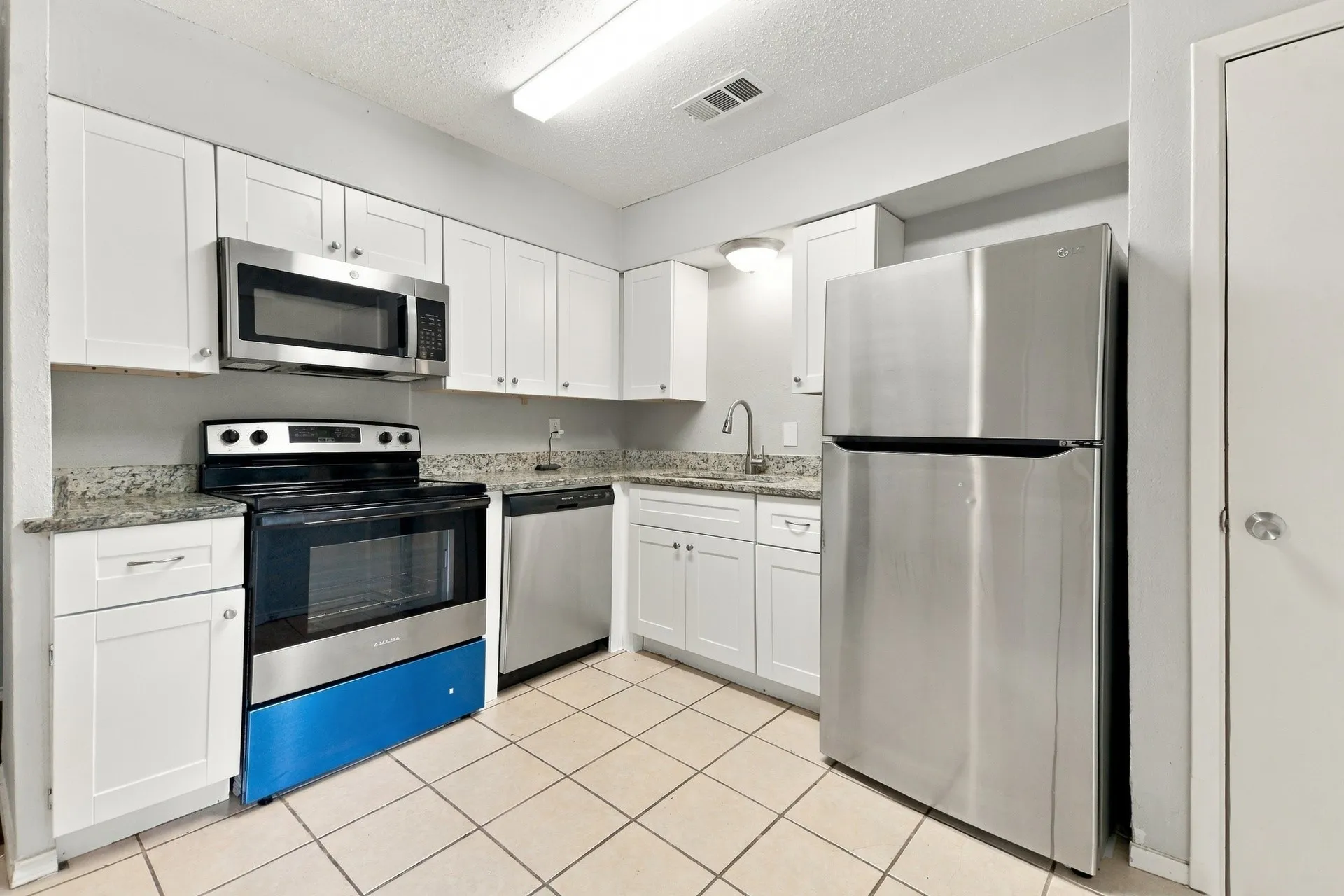 Single Family Residence For Rent in Dallas County , 1458 Shorehaven Drive, Garland, Texas 75040, 2 Bedroom, 2 Bathroom, 1 Garage spaces, 999 Sqft, built in 1971, mls#21373071, Real Estate Agent in Garland, Homes For Rent in Dallas county, Homes For Rent in Garland, Realtor in Garland Texas, Real Estate Brokerage Independent Realty Texas, Luminita Cordes Realtor