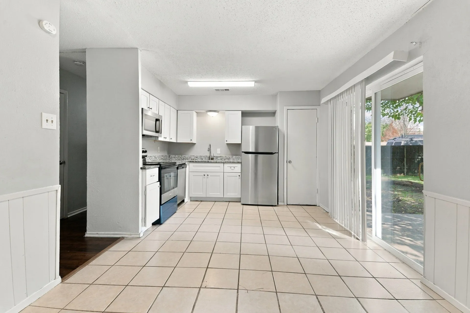 Single Family Residence For Rent in Dallas County , 1458 Shorehaven Drive, Garland, Texas 75040, 2 Bedroom, 2 Bathroom, 1 Garage spaces, 999 Sqft, built in 1971, mls#21373071, Real Estate Agent in Garland, Homes For Rent in Dallas county, Homes For Rent in Garland, Realtor in Garland Texas, Real Estate Brokerage Independent Realty Texas, Luminita Cordes Realtor