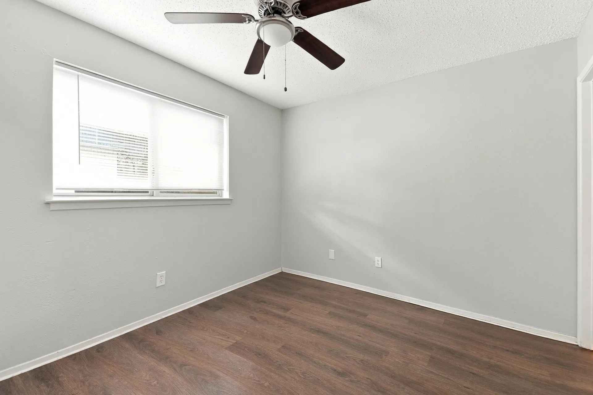 Single Family Residence For Rent in Dallas County , 1458 Shorehaven Drive, Garland, Texas 75040, 2 Bedroom, 2 Bathroom, 1 Garage spaces, 999 Sqft, built in 1971, mls#21373071, Real Estate Agent in Garland, Homes For Rent in Dallas county, Homes For Rent in Garland, Realtor in Garland Texas, Real Estate Brokerage Independent Realty Texas, Luminita Cordes Realtor