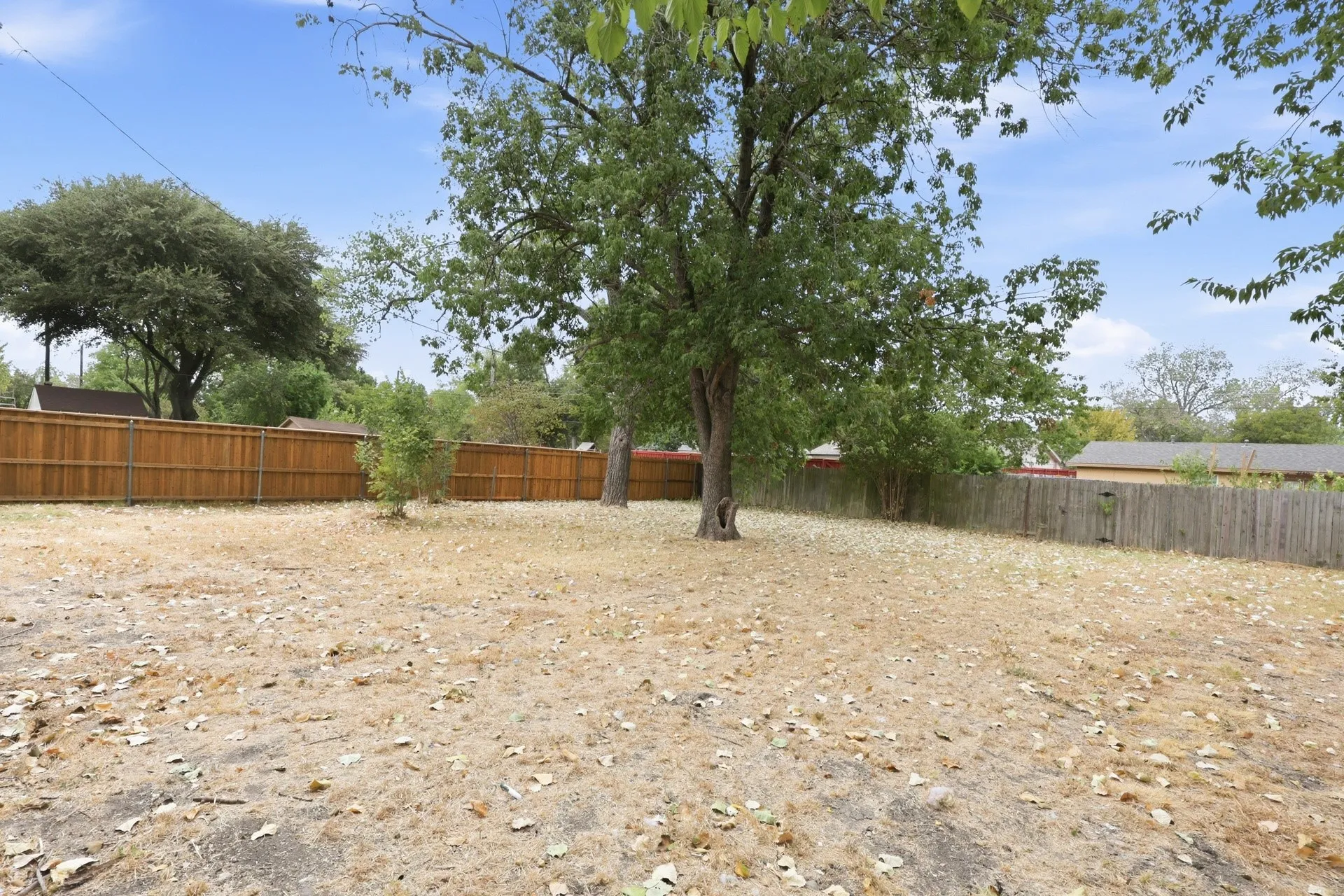 Single Family Residence For Rent in Dallas County , 1349 Rutherford Drive, Mesquite, Texas 75149, 3 Bedroom, 2 Bathroom, 2 Garage spaces, 1,352 Sqft, built in 1972, mls#21382752, Real Estate Agent in Mesquite, Homes For Rent in Dallas county, Homes For Rent in Mesquite, Realtor in Mesquite Texas, Real Estate Brokerage Independent Realty Texas, Luminita Cordes Realtor